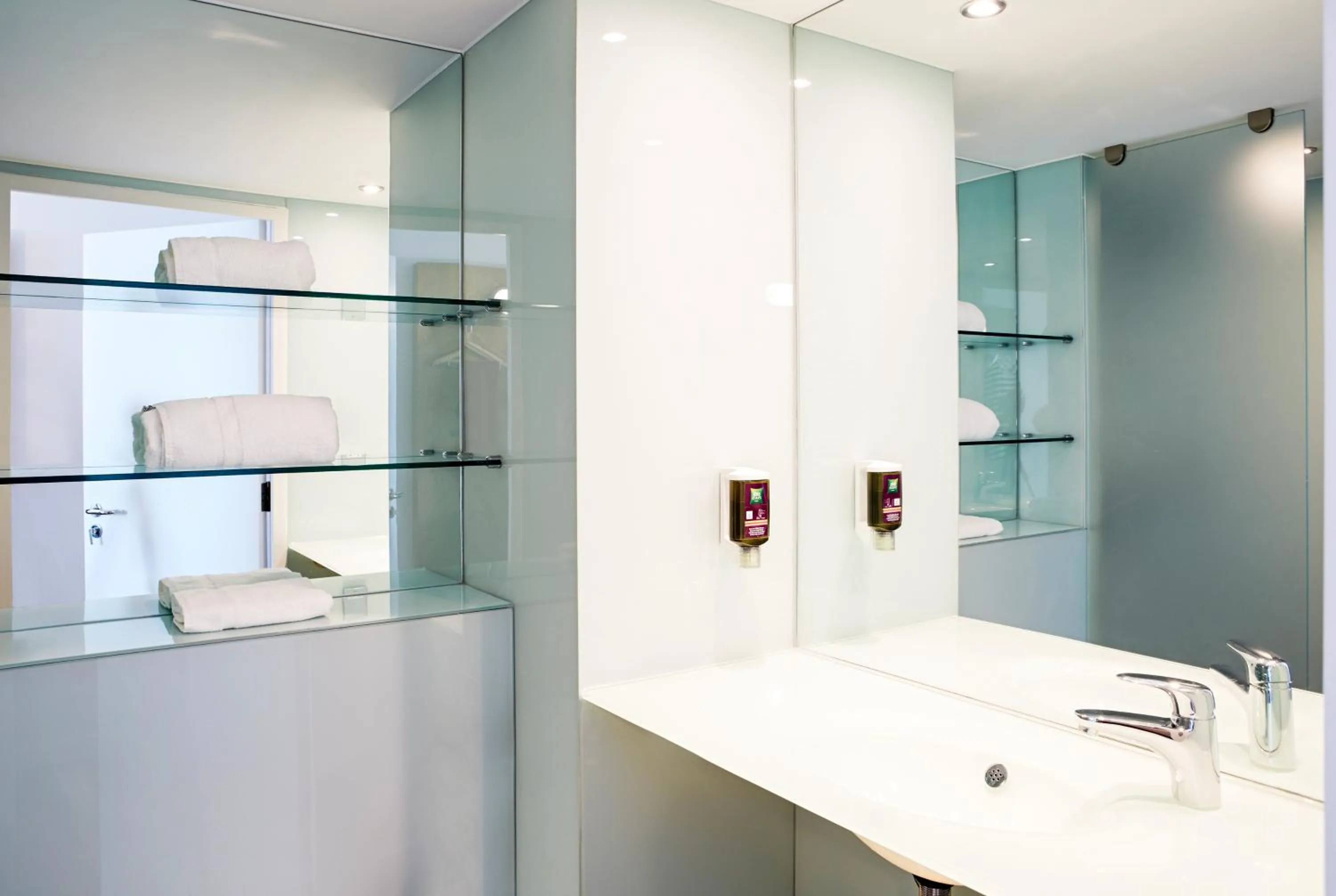 Shower in ibis Styles Birmingham NEC & Airport