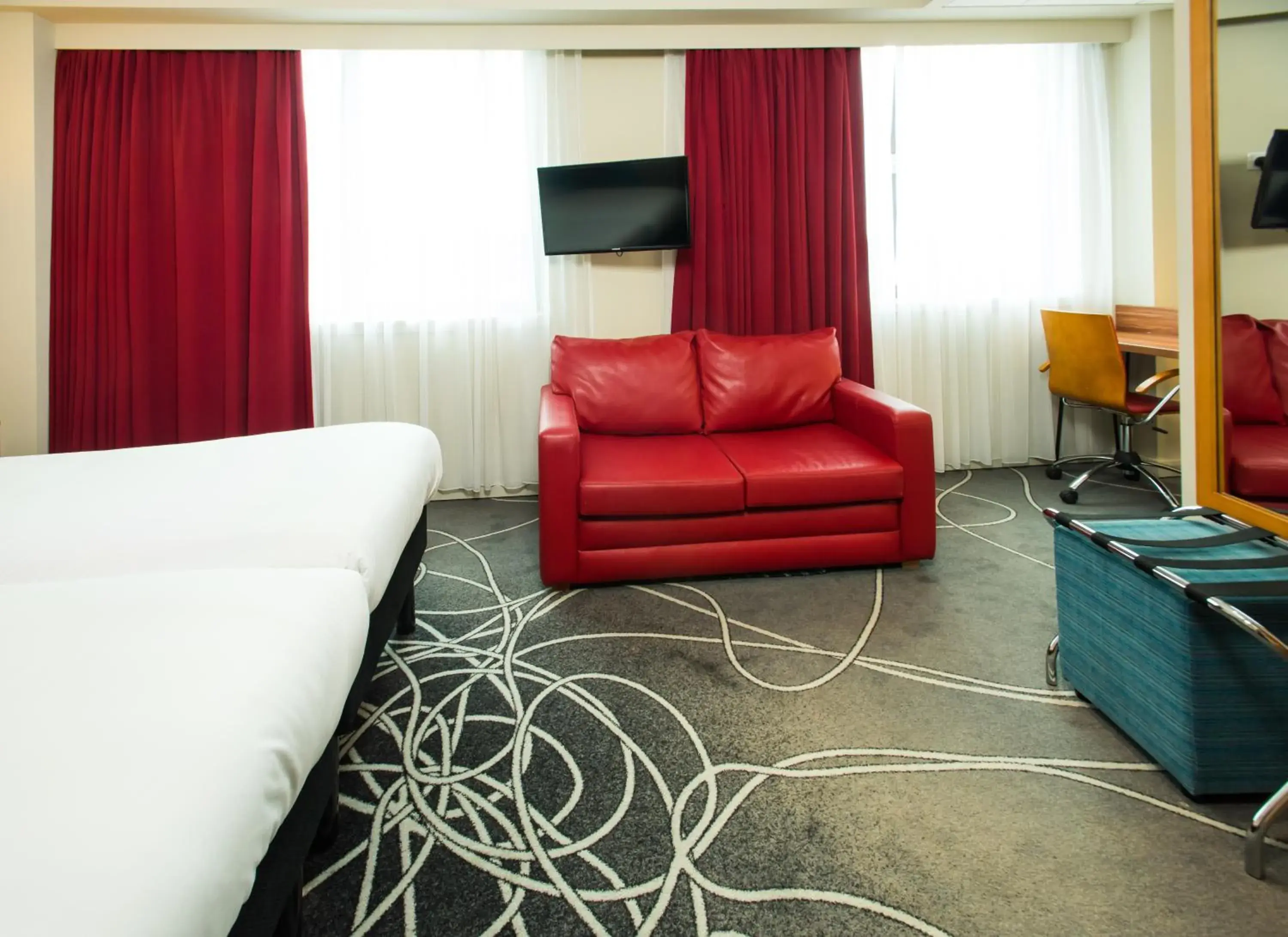 Photo of the whole room, Bed in ibis Styles Birmingham NEC & Airport