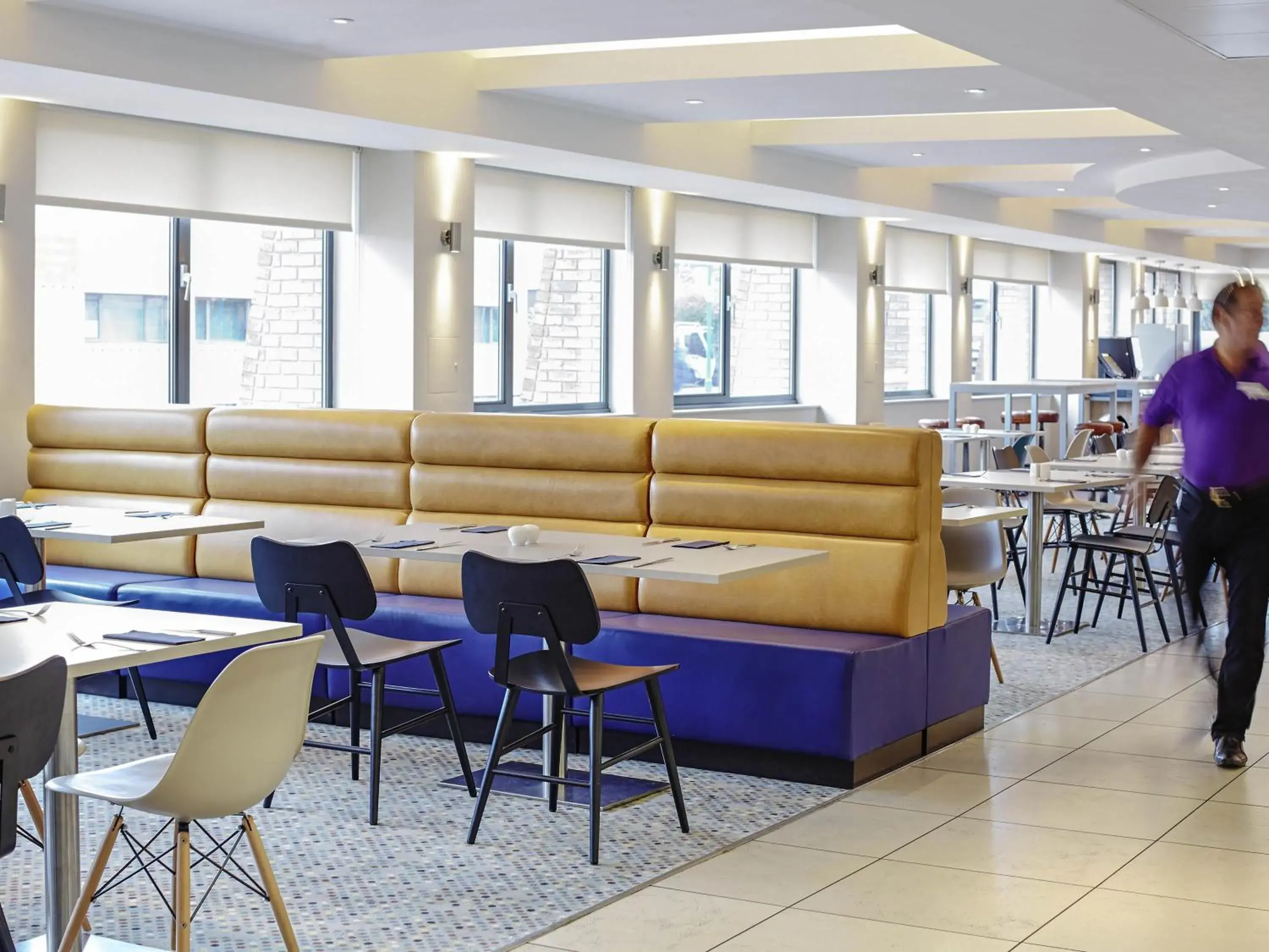 Lounge or bar in ibis Styles Birmingham NEC & Airport Lounge or bar in ibis Styles Birmingham NEC & Airport