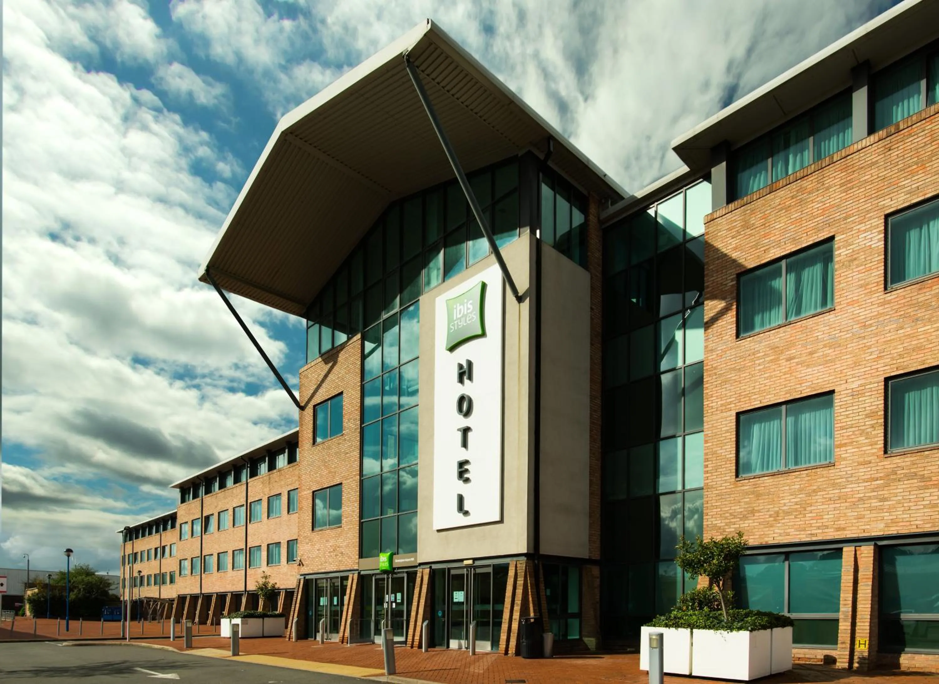 Facade/entrance in ibis Styles Birmingham NEC & Airport