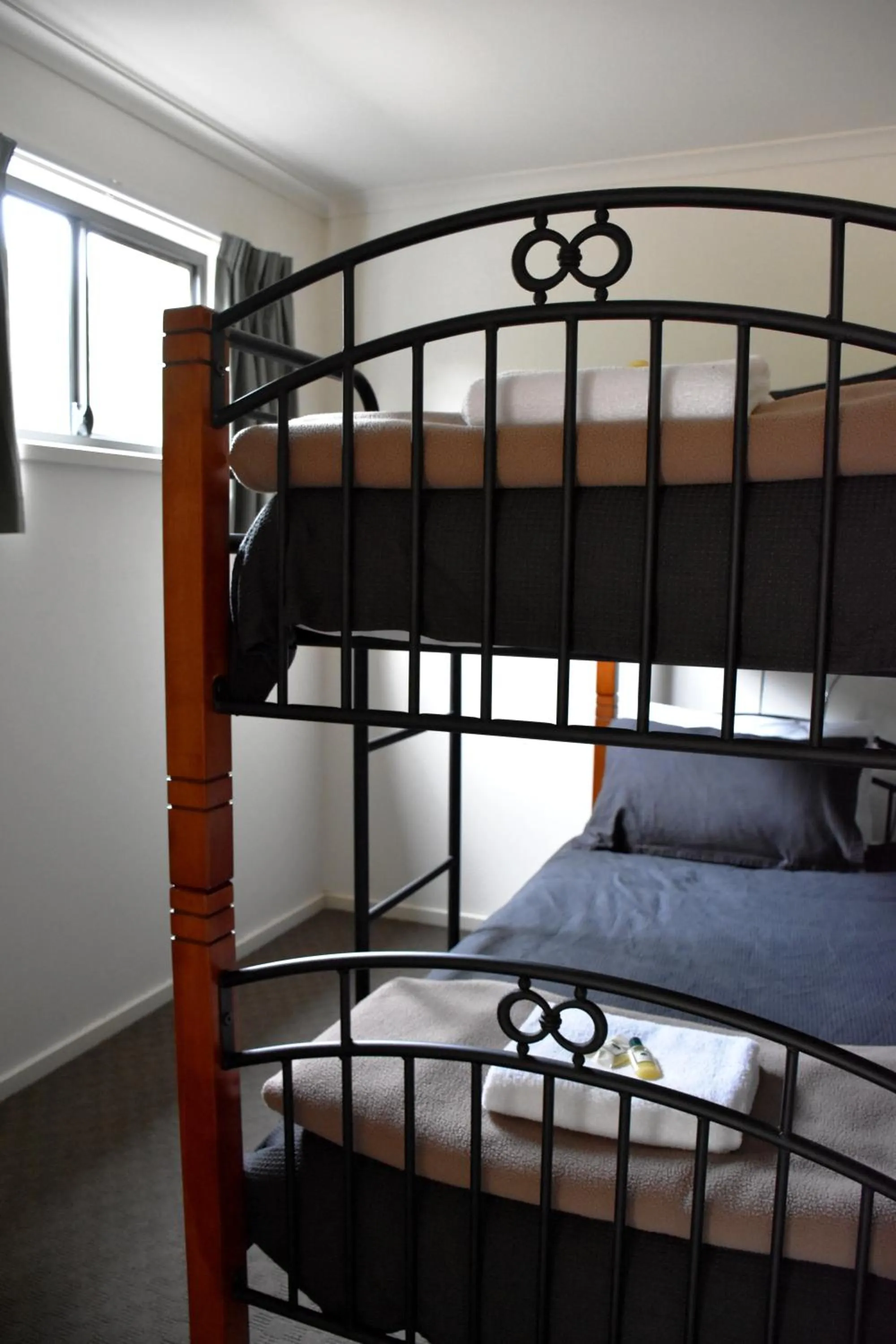 bunk bed, Bed in Tahune AirWalk Cabin and Lodge