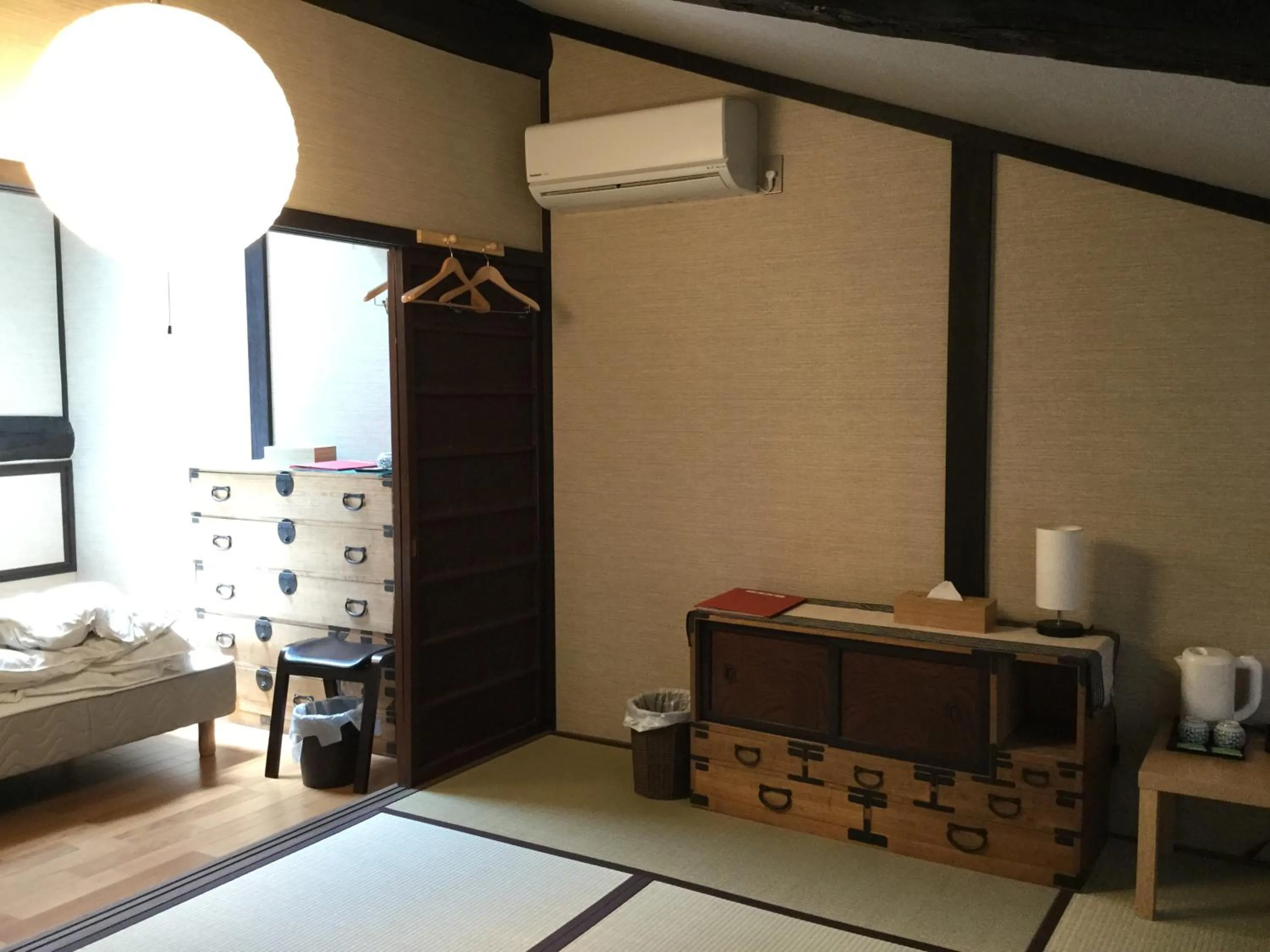 Bed in Honmachi Juku