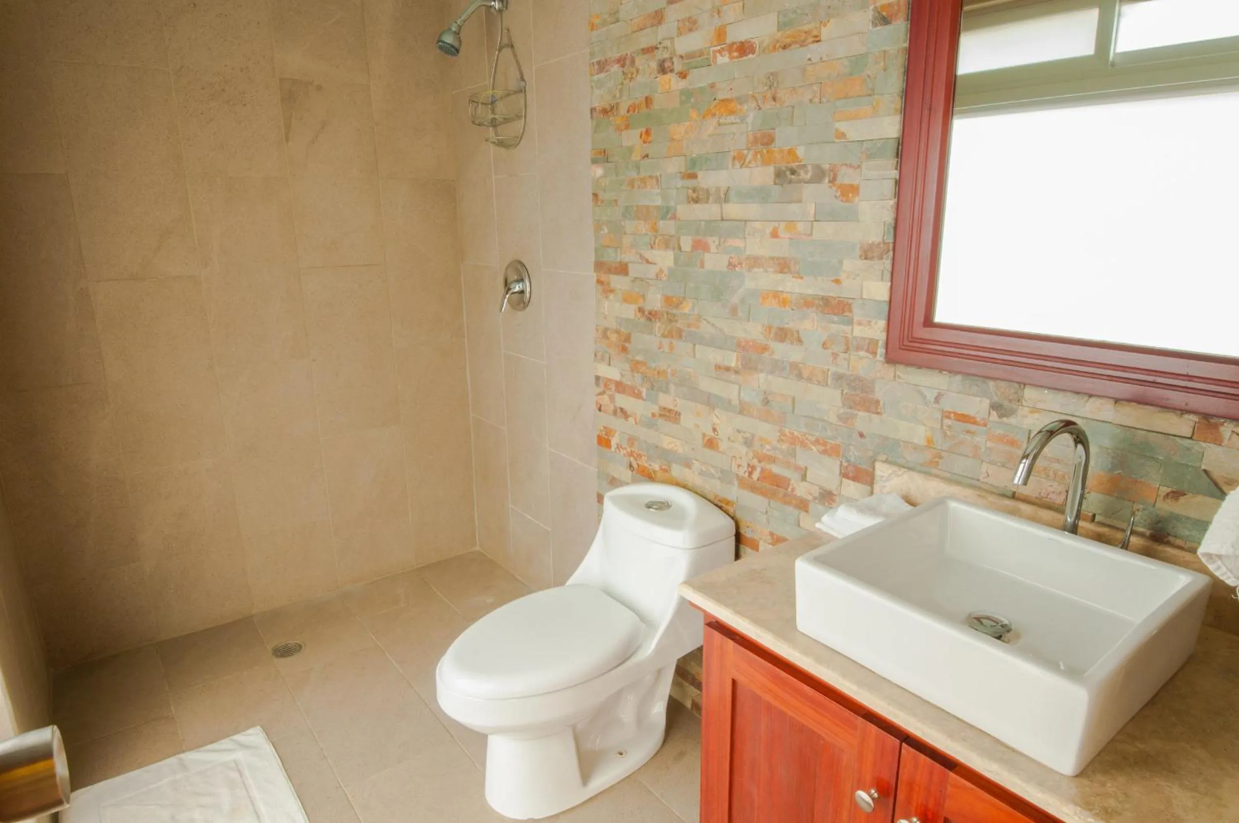 Bathroom in Magnific Rock - Surf Resort & Yoga Retreat Nicaragua
