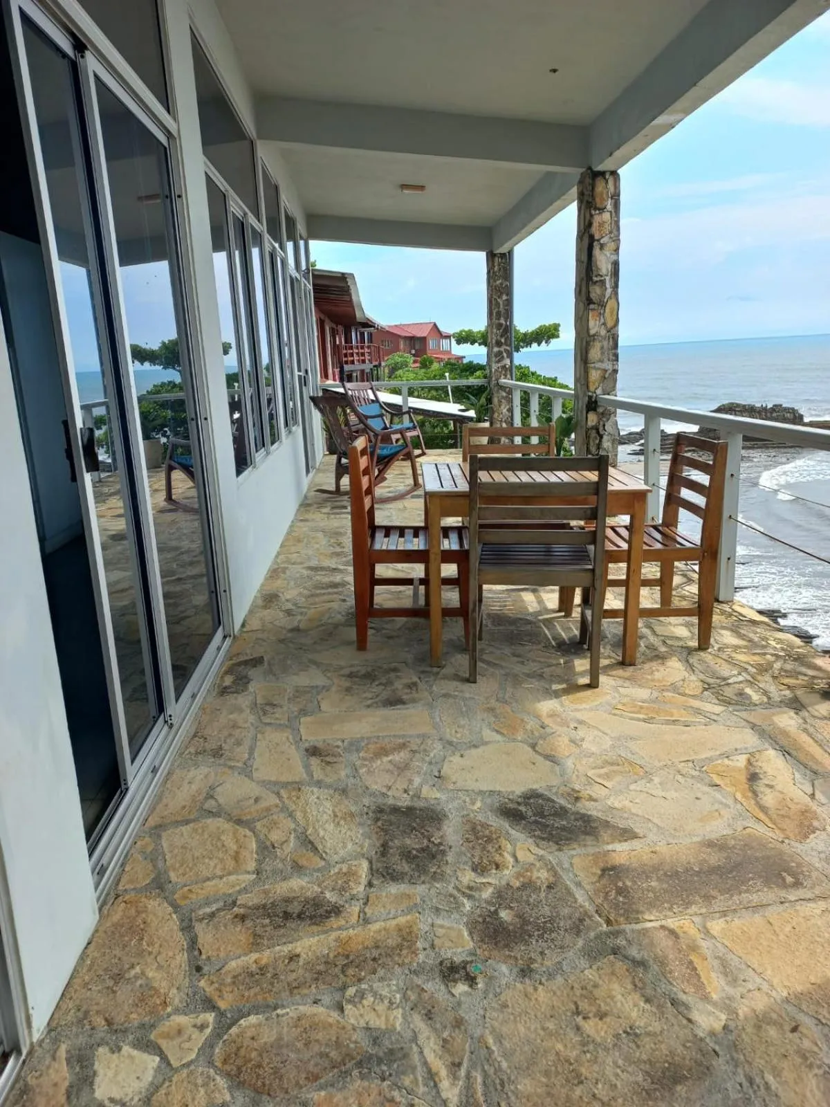 Magnific Rock - Surf Resort & Yoga Retreat Nicaragua