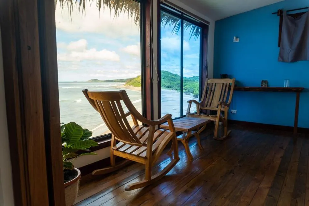 Magnific Rock - Surf Resort & Yoga Retreat Nicaragua