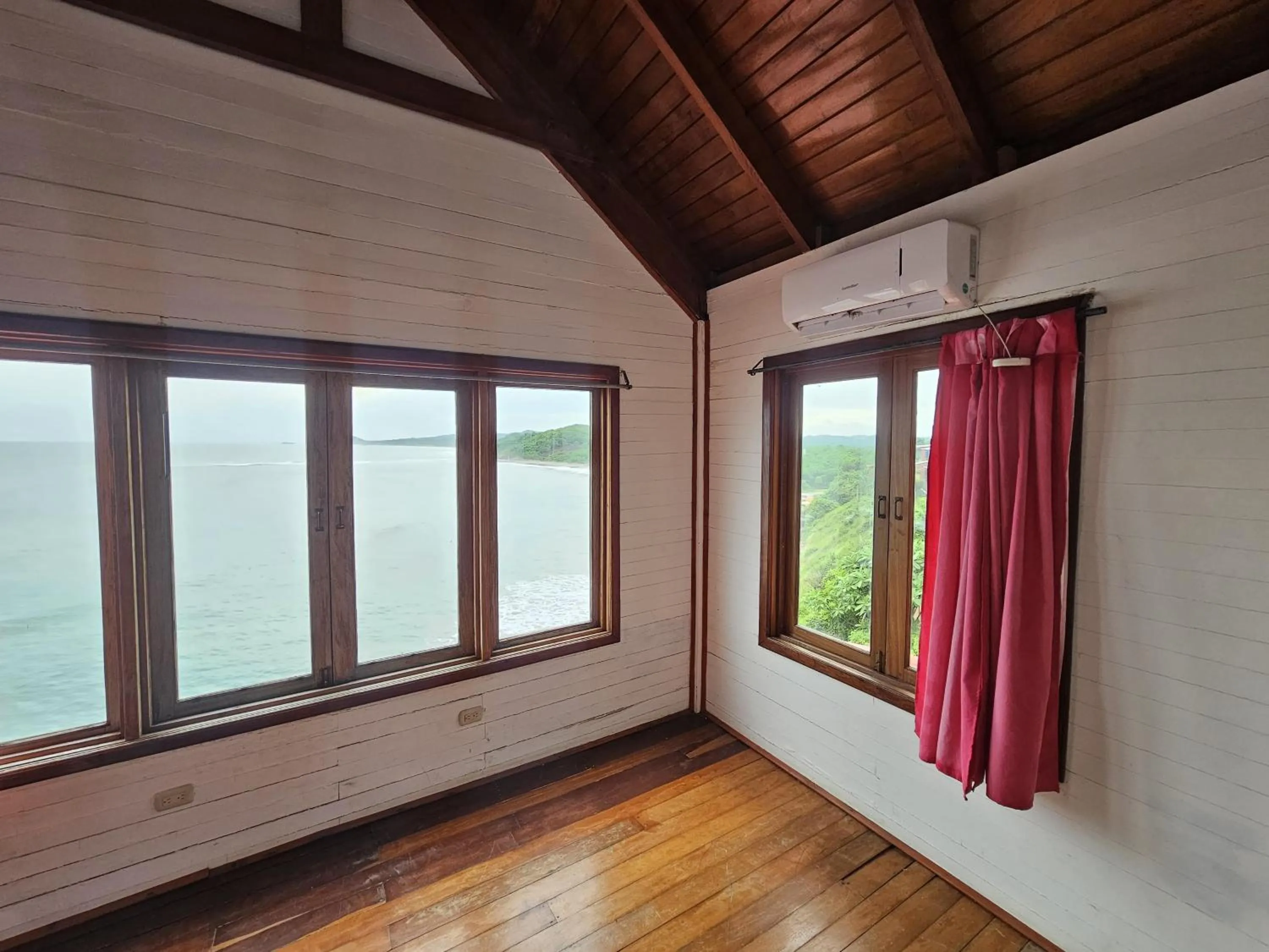 Magnific Rock - Surf Resort & Yoga Retreat Nicaragua