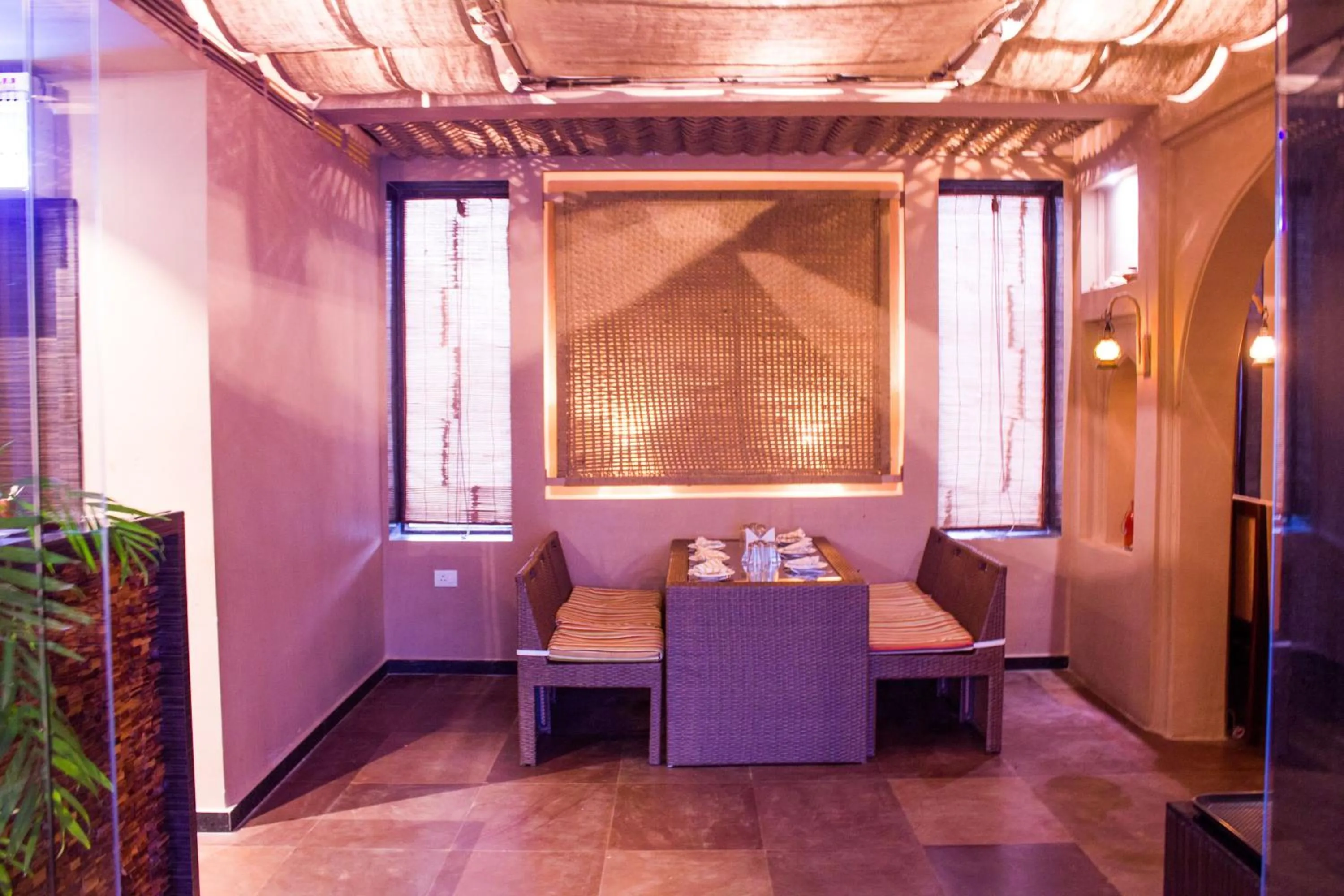 Restaurant/places to eat in Riverarch Greenfields Resort