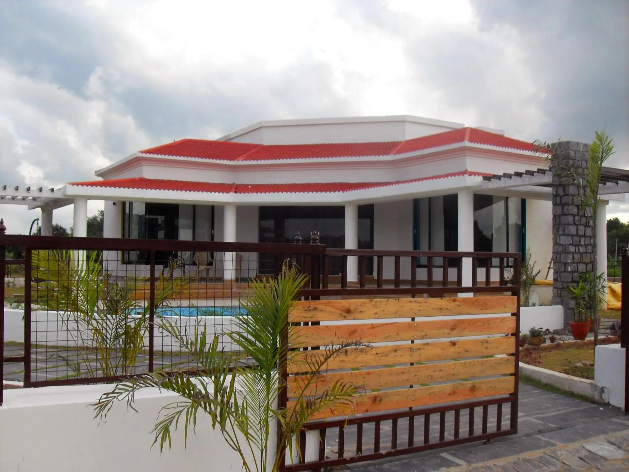 Property building in Riverarch Greenfields Resort Property building in Riverarch Greenfields Resort