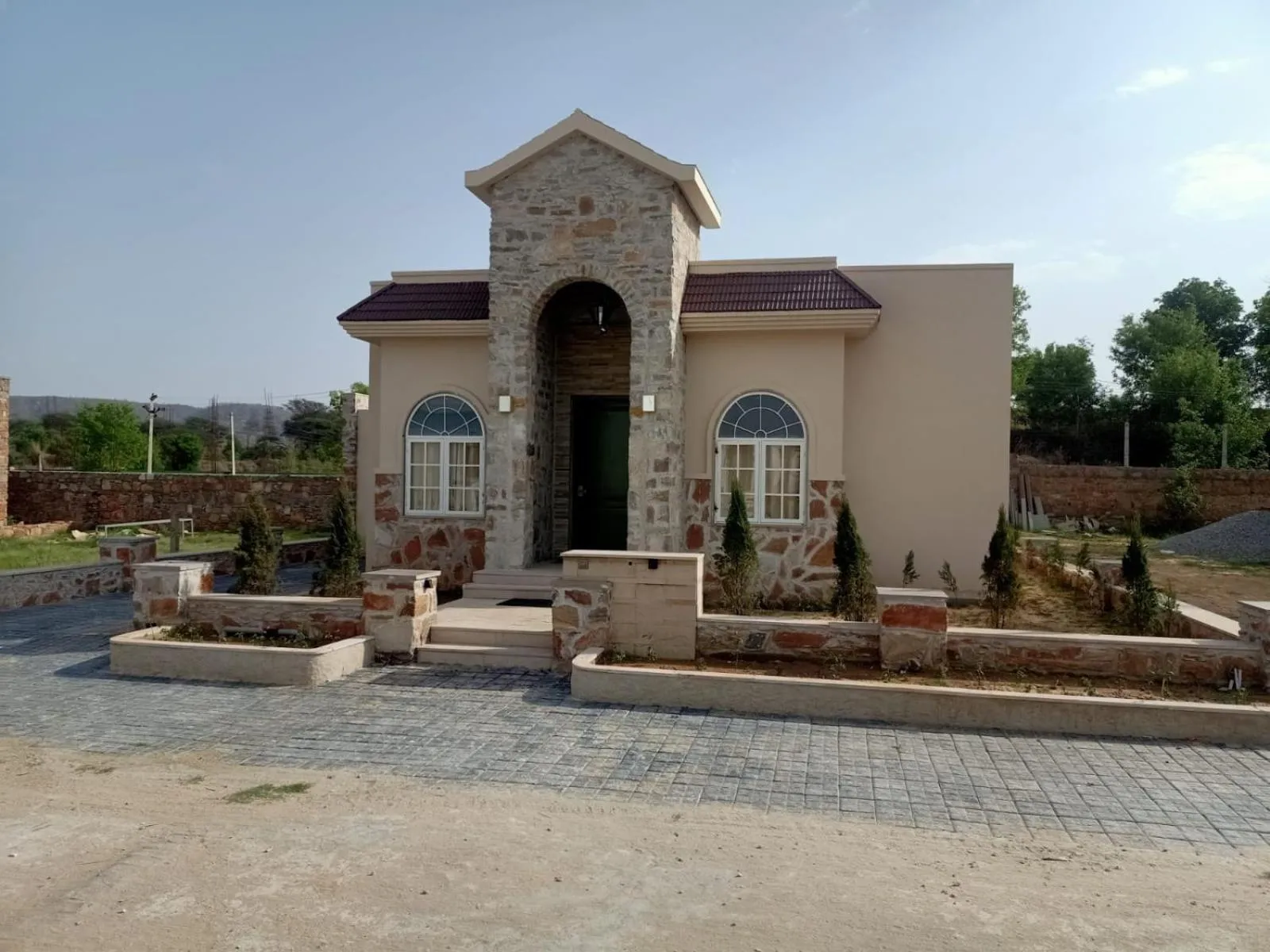 Garden view in Riverarch Greenfields Resort