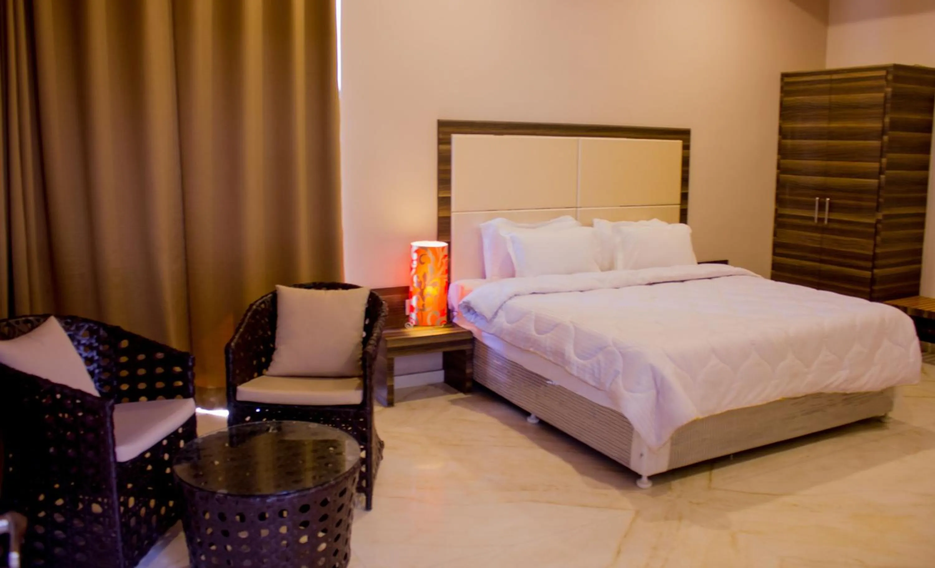 Bed in Riverarch Greenfields Resort