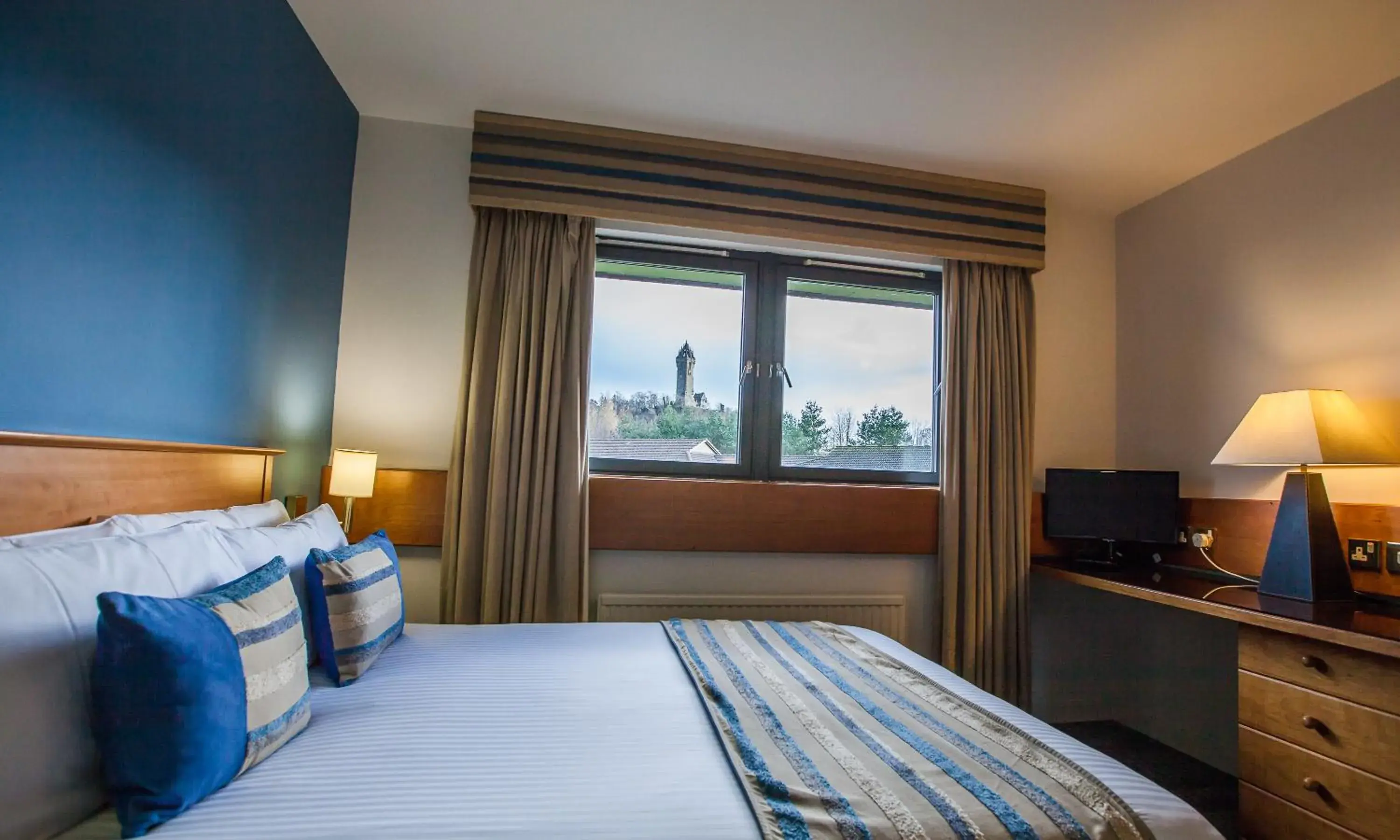 Bed in Stirling Court Hotel Bed in Stirling Court Hotel