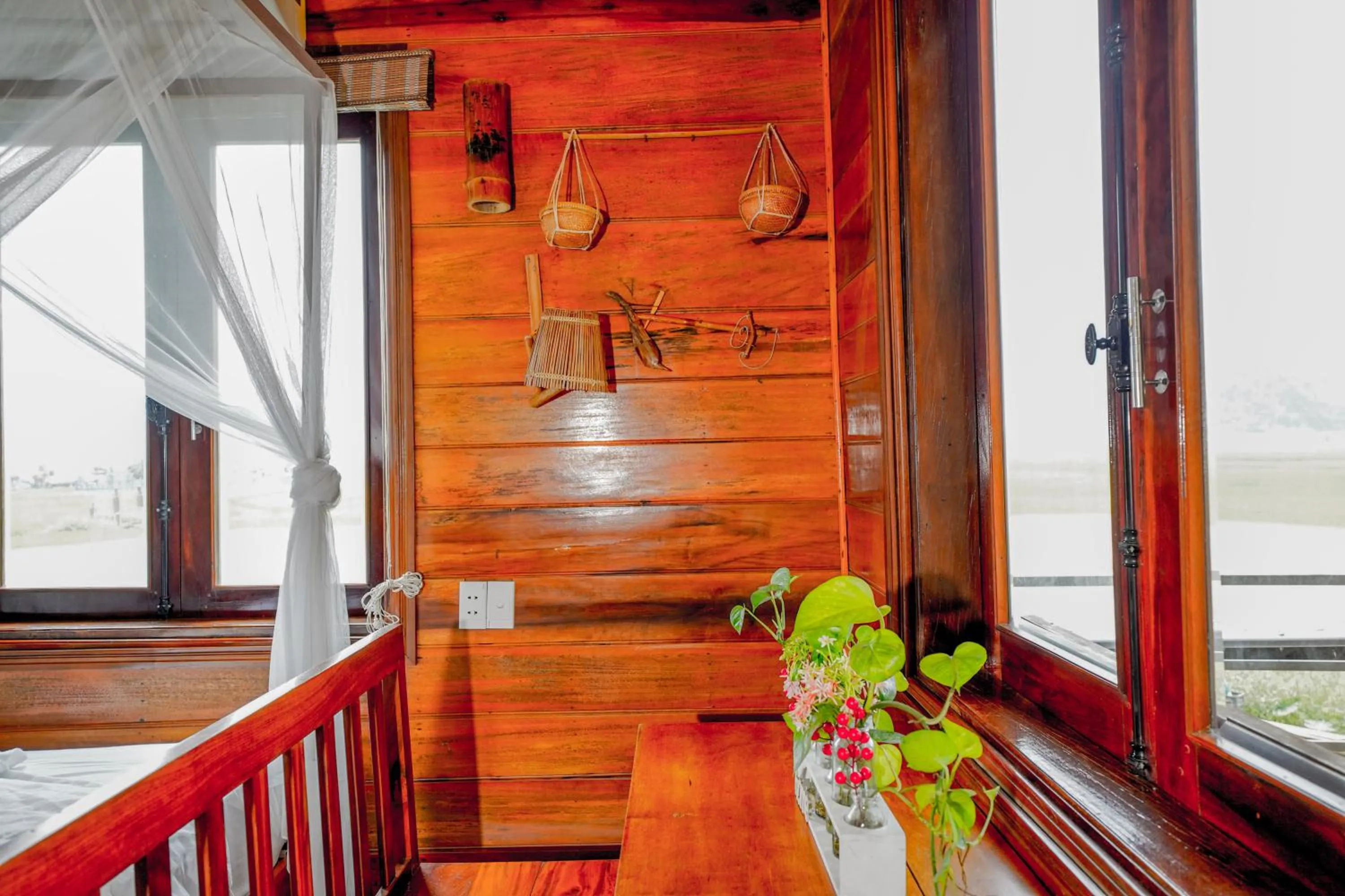 Jungle Boss Travel Lodge