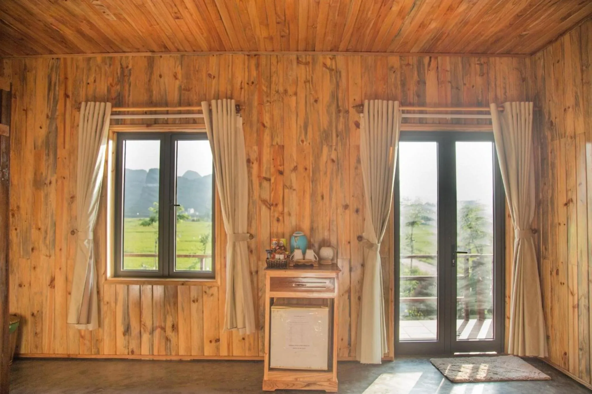 Jungle Boss Travel Lodge