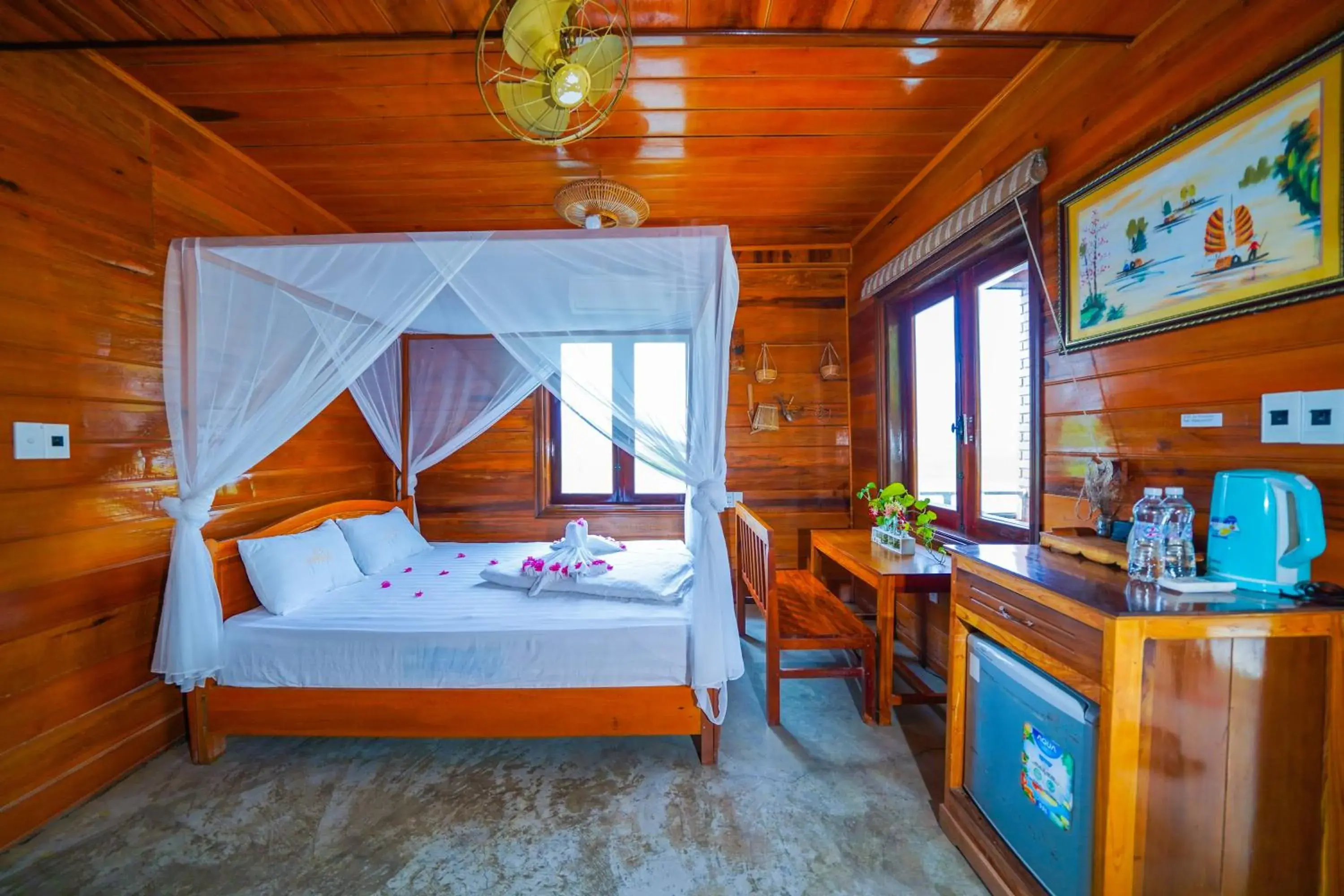 Double Room with Mountain View - single occupancy in Jungle Boss Travel Lodge Double Room with Mountain View - single occupancy in Jungle Boss Travel Lodge