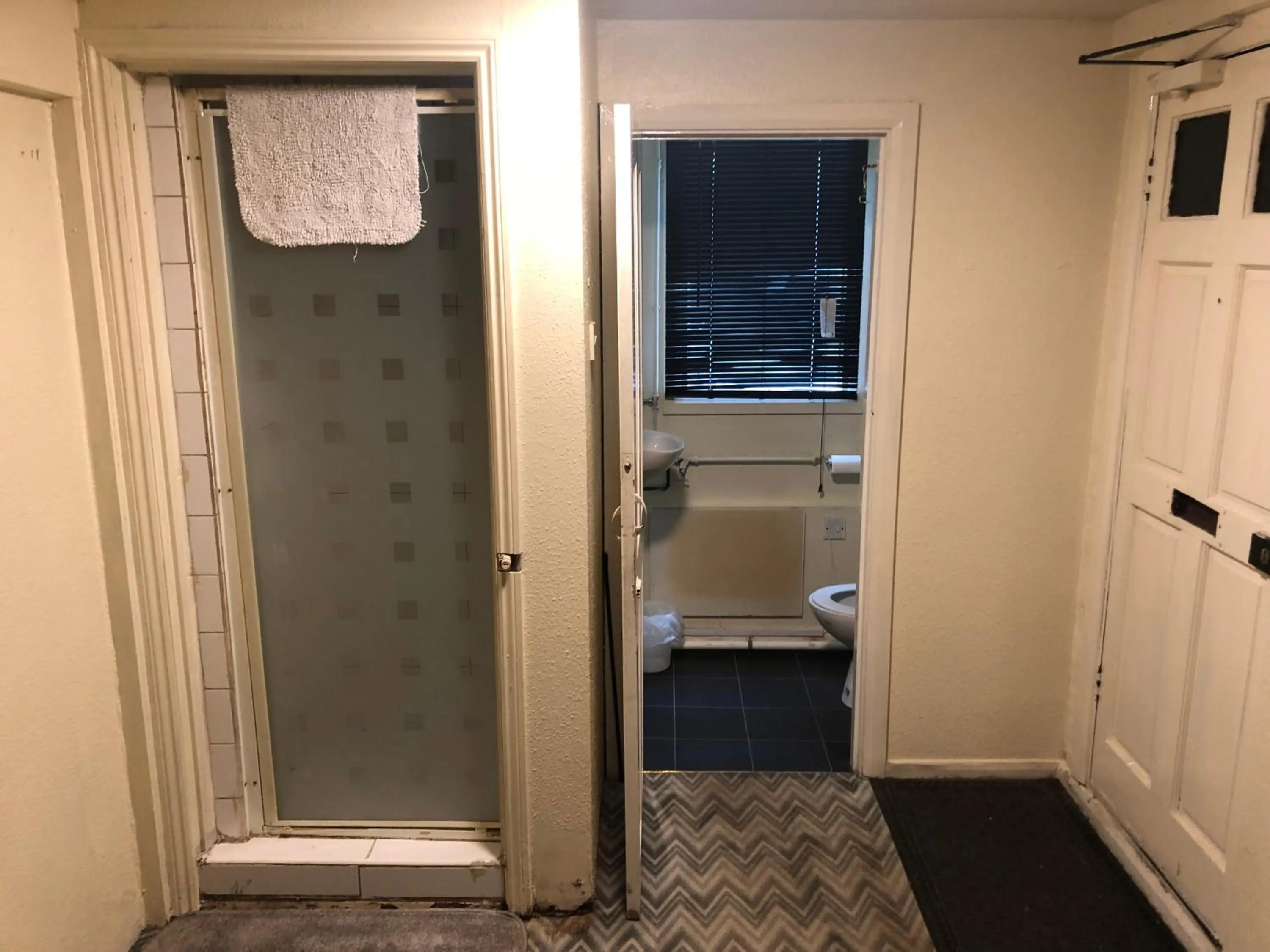 Bathroom in Charde Guest House