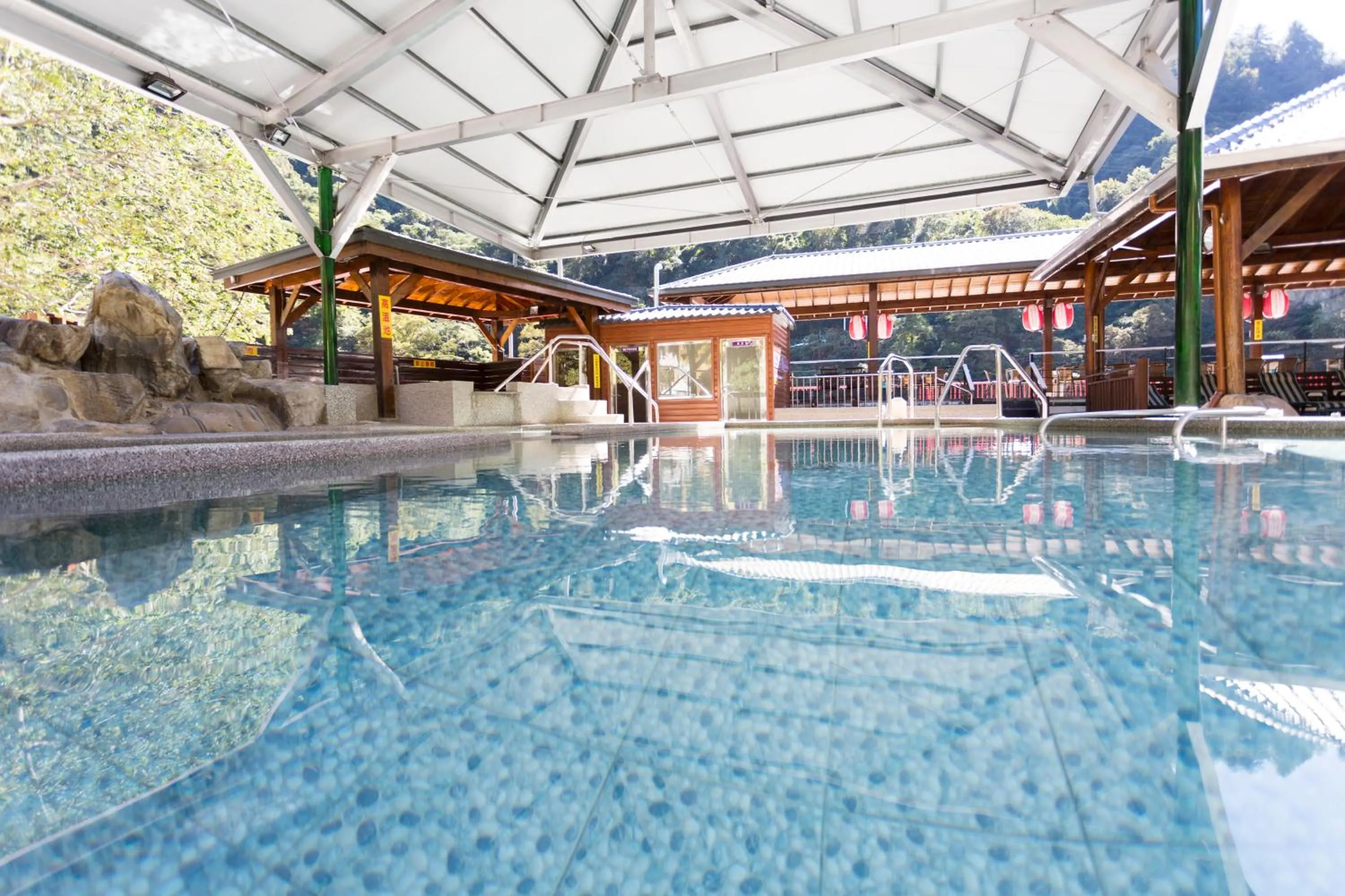 Open Air Bath in Ming Zhi Hot Spring Hotel Building A