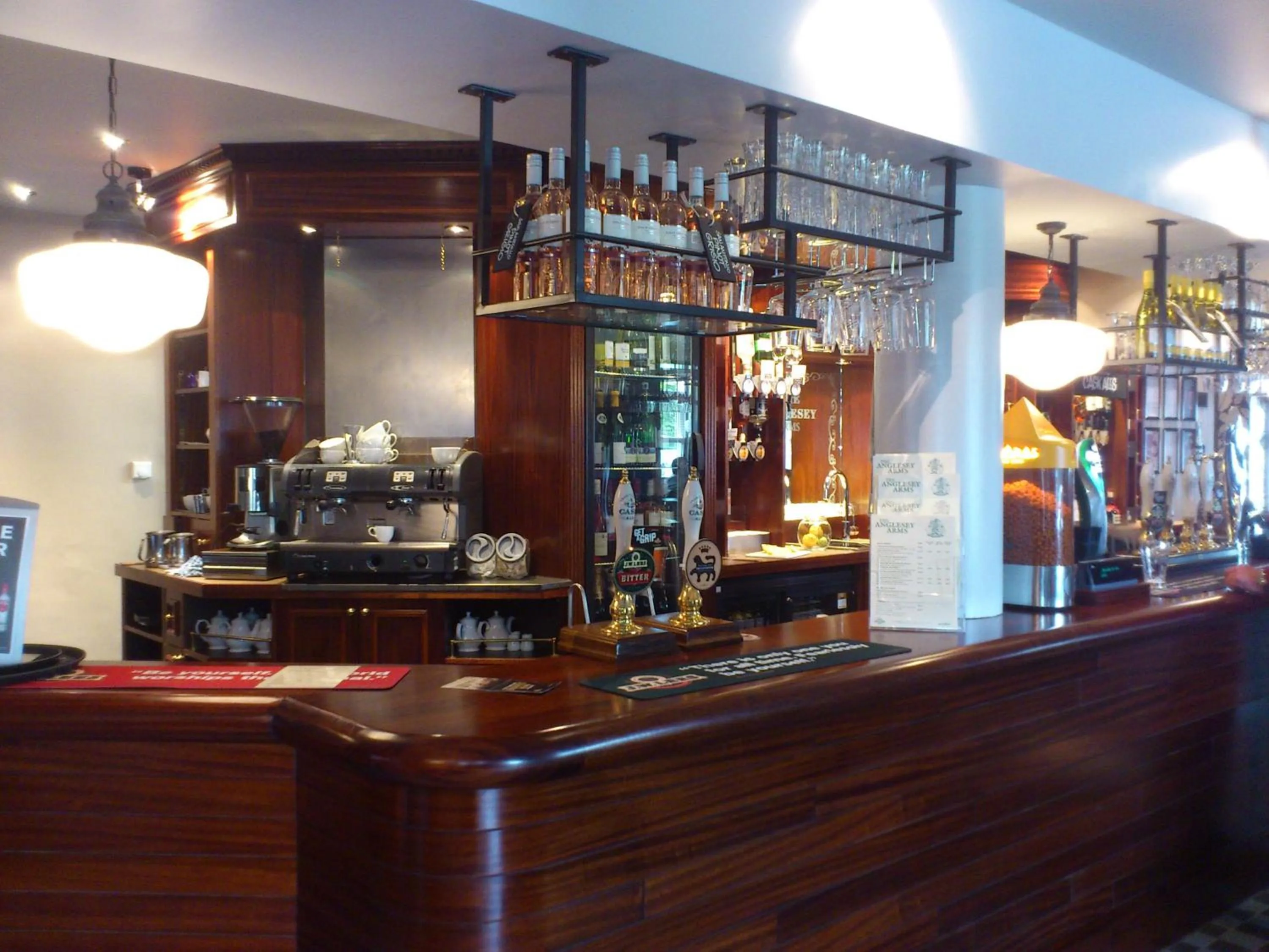 Lounge or bar in Anglesey Arms Hotel