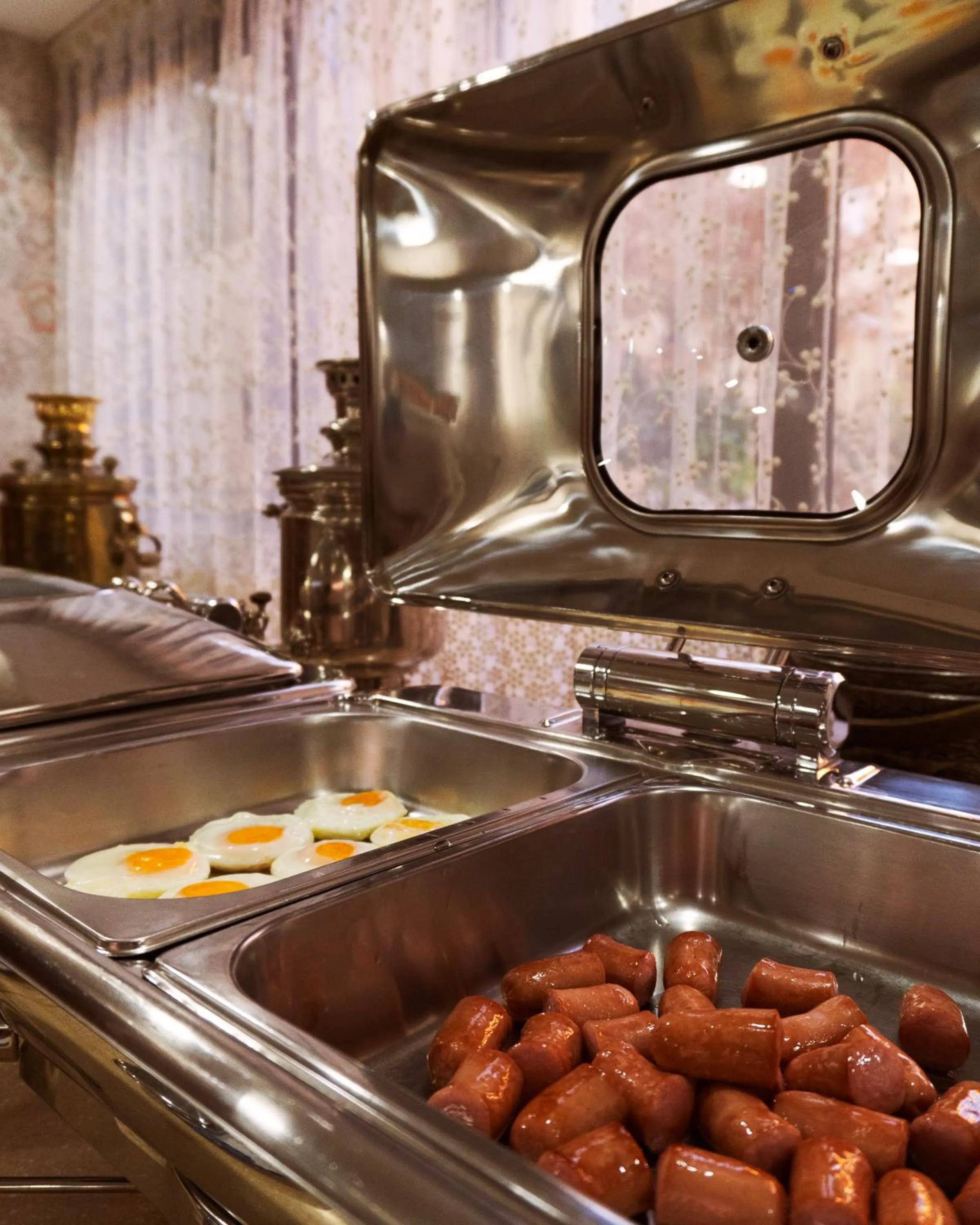 Buffet breakfast in Omar Khayyam Hotel