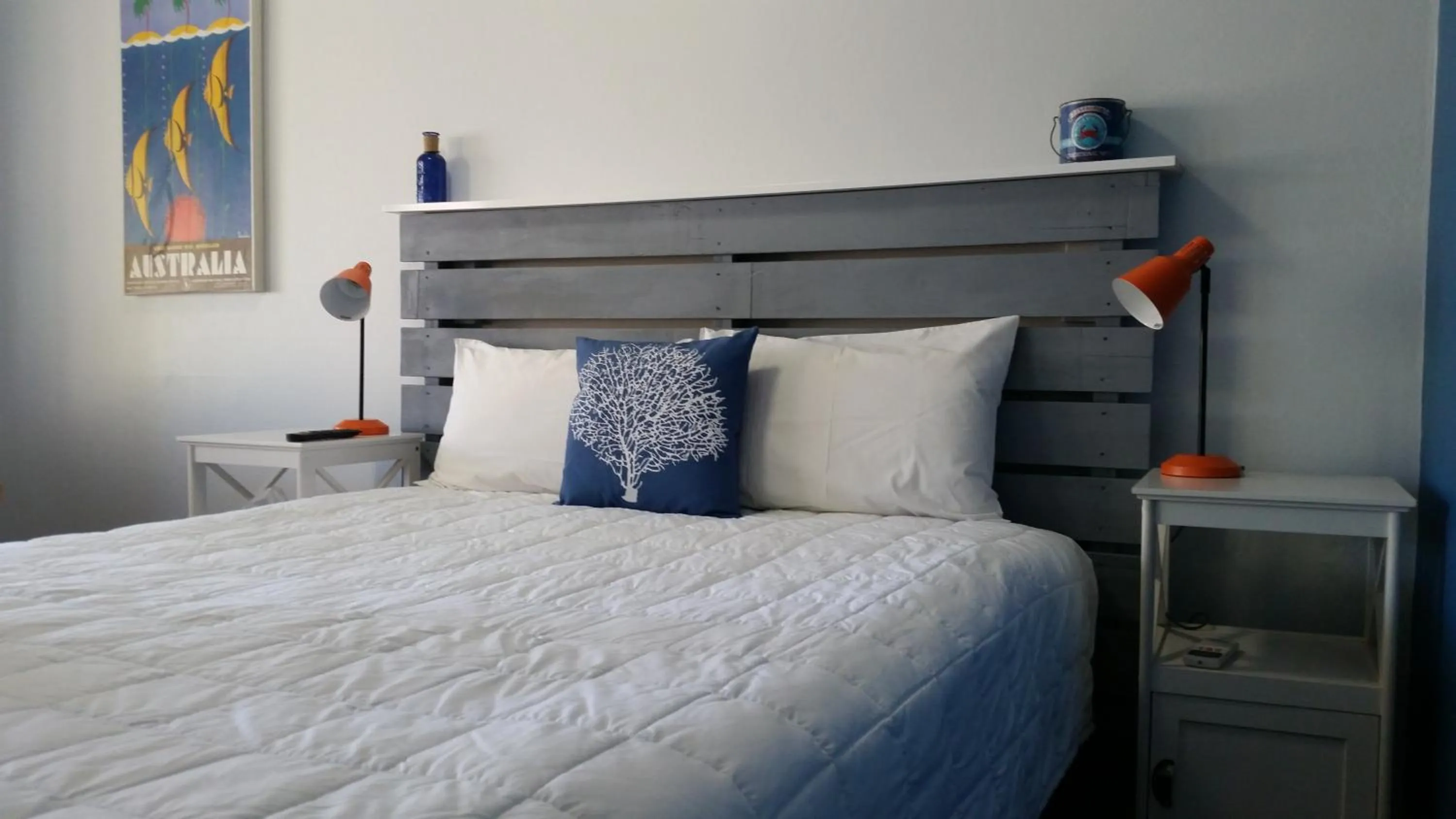 Decorative detail, Bed in Karuah Gardens Motel