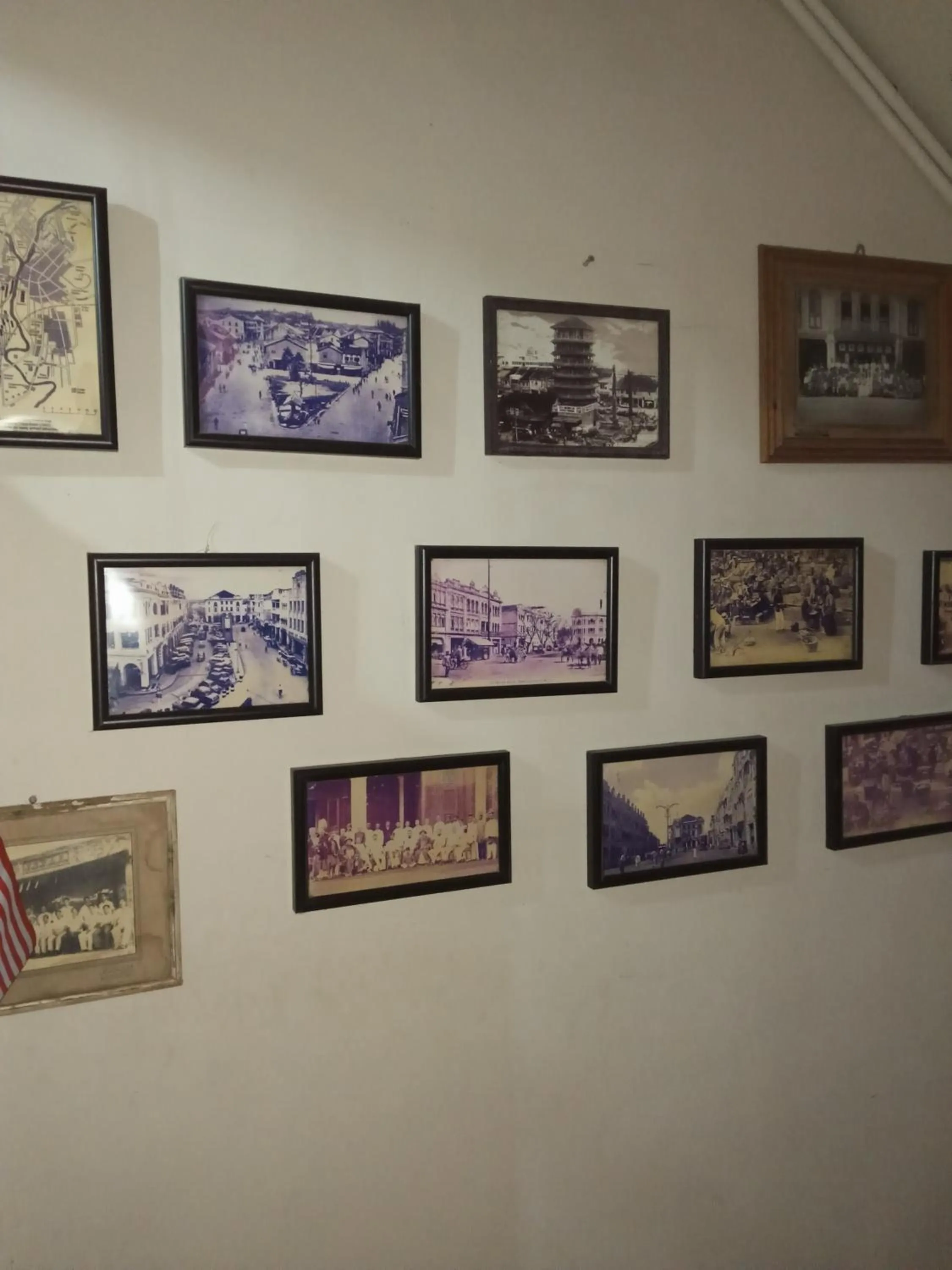 Decorative detail in Birdnest Guesthouse, Gaia Rooftop Cafe