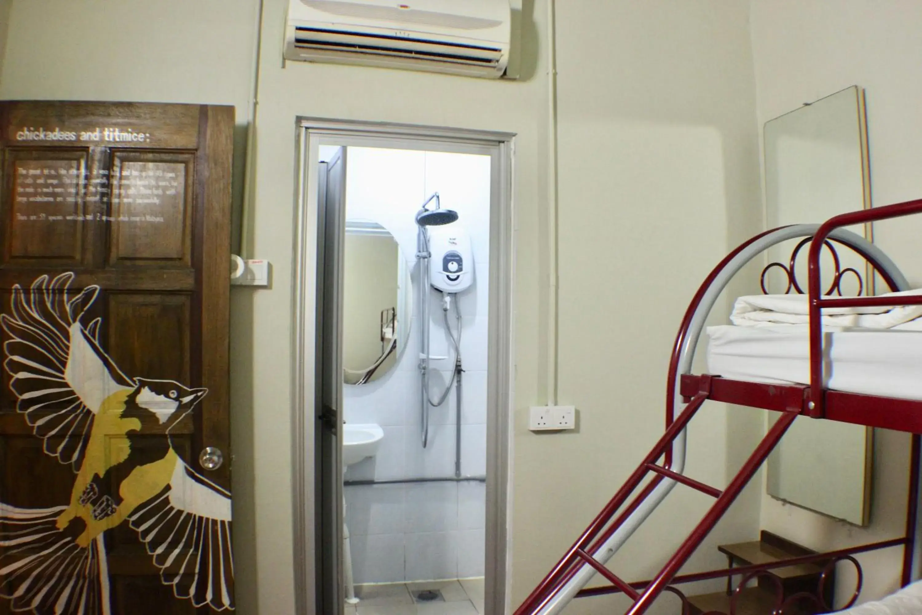 Birdnest Guesthouse, Gaia Rooftop Cafe Birdnest Guesthouse, Gaia Rooftop Cafe