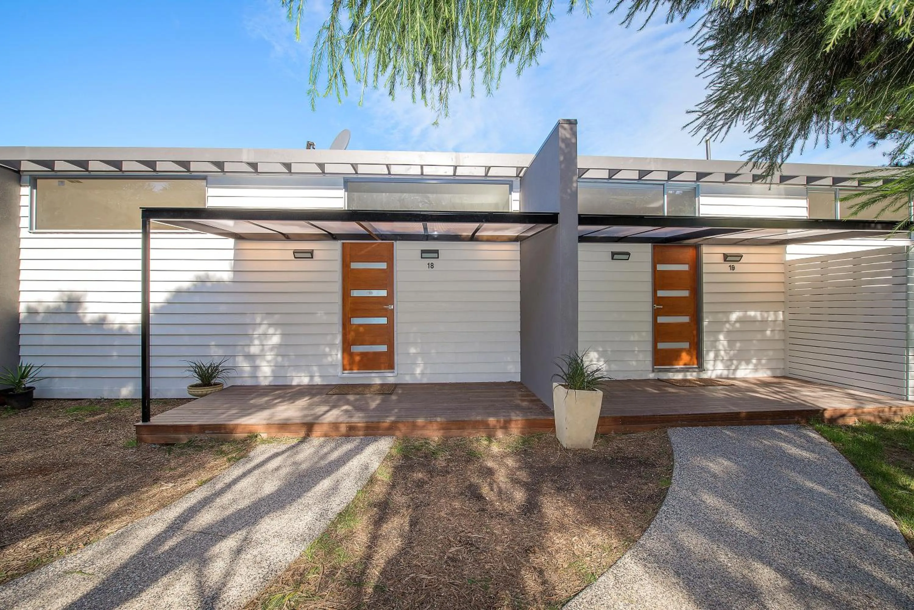 Facade/entrance in Seafarers Getaway