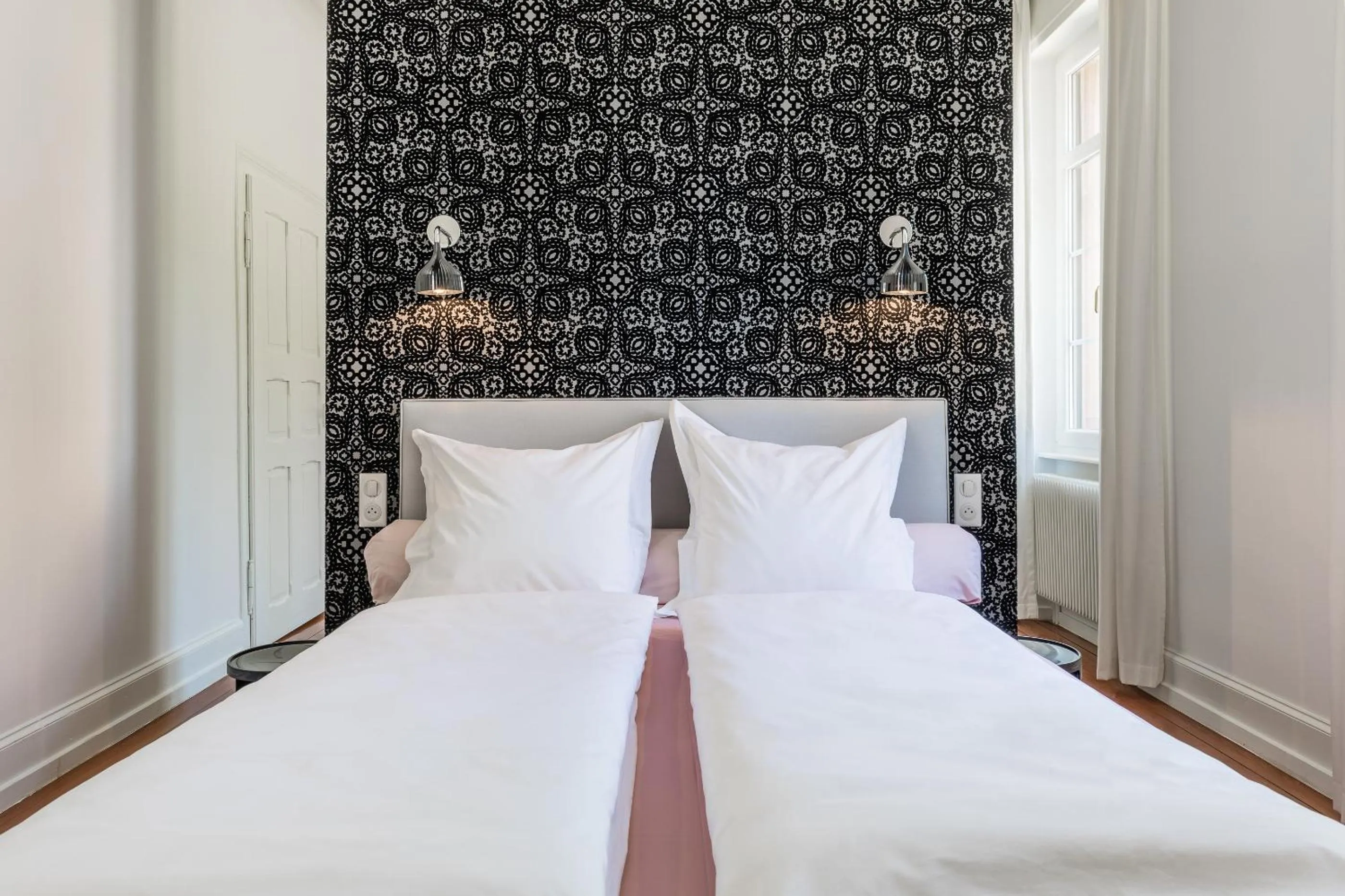 Photo of the whole room, Bed in Chambre d'hôtes Du côté des remparts