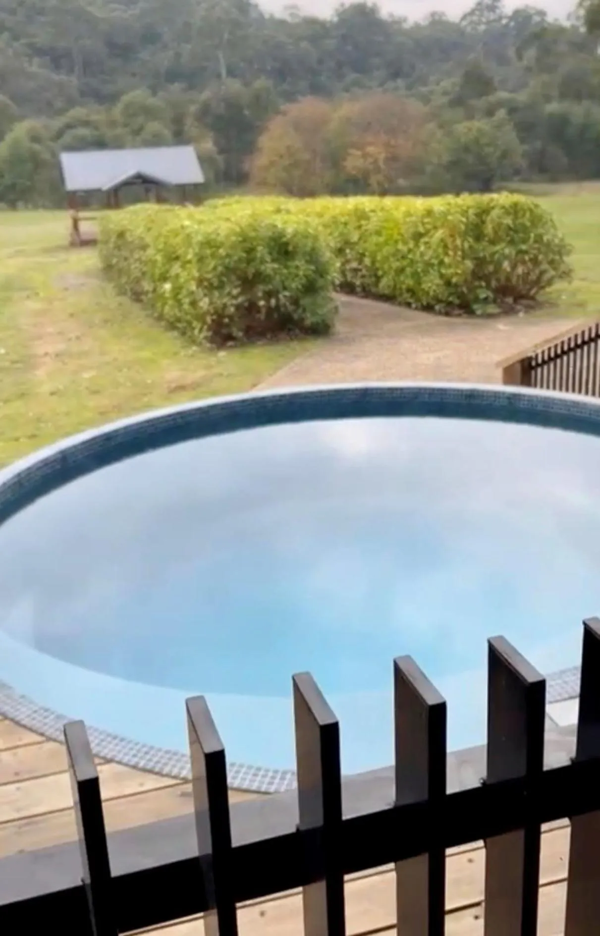 Swimming pool in Yering Gorge Cottages