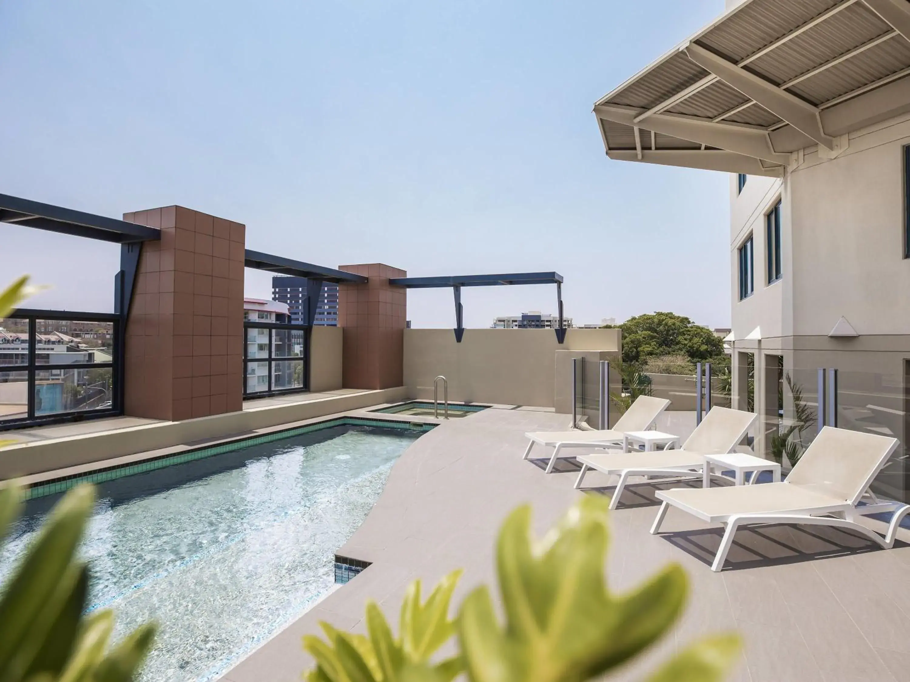 Property building in Mantra on Queen Property building in Mantra on Queen