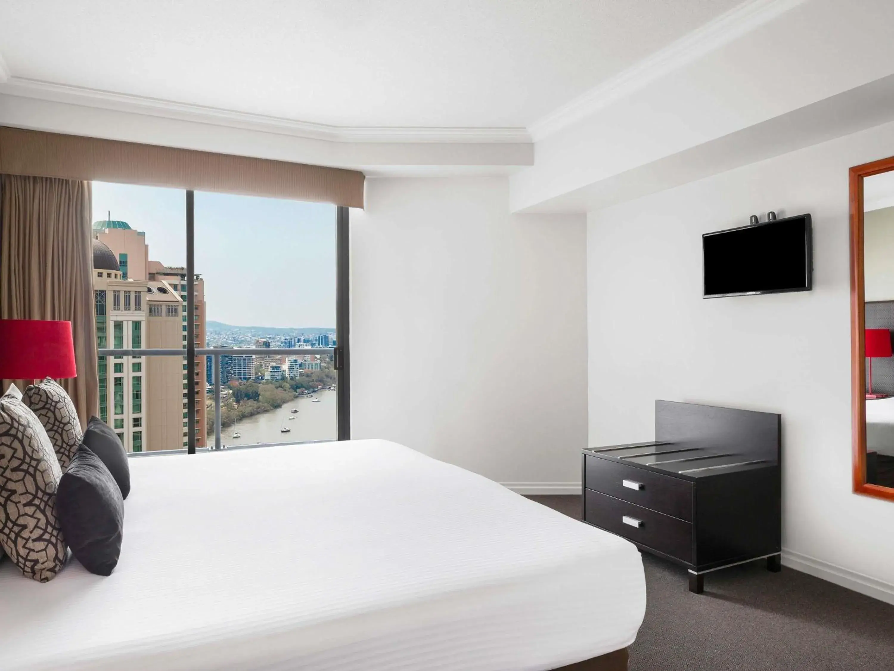 Bedroom, Bed in Mantra on Queen Bedroom, Bed in Mantra on Queen