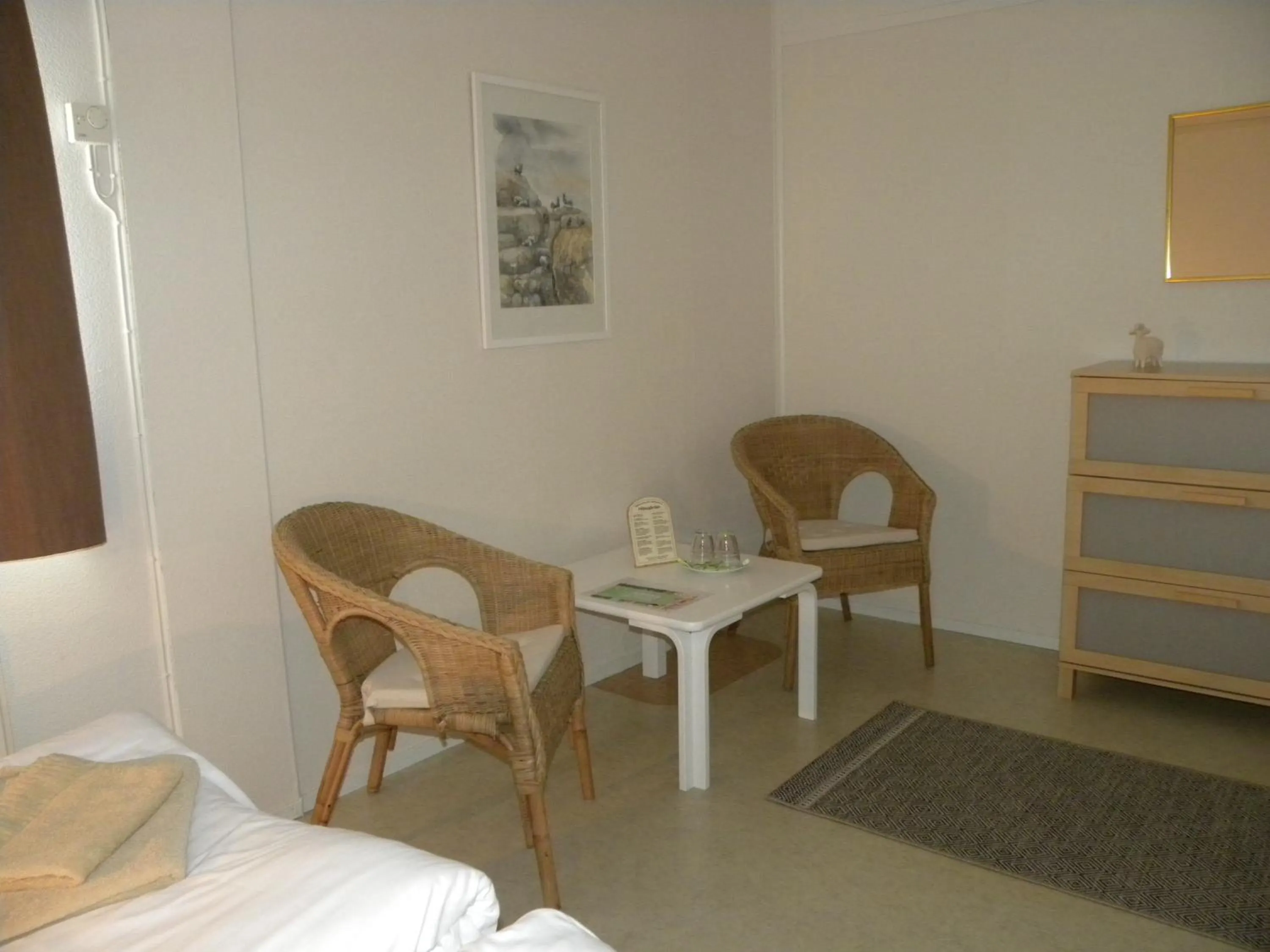 Photo of the whole room, Bed in Hillesgården