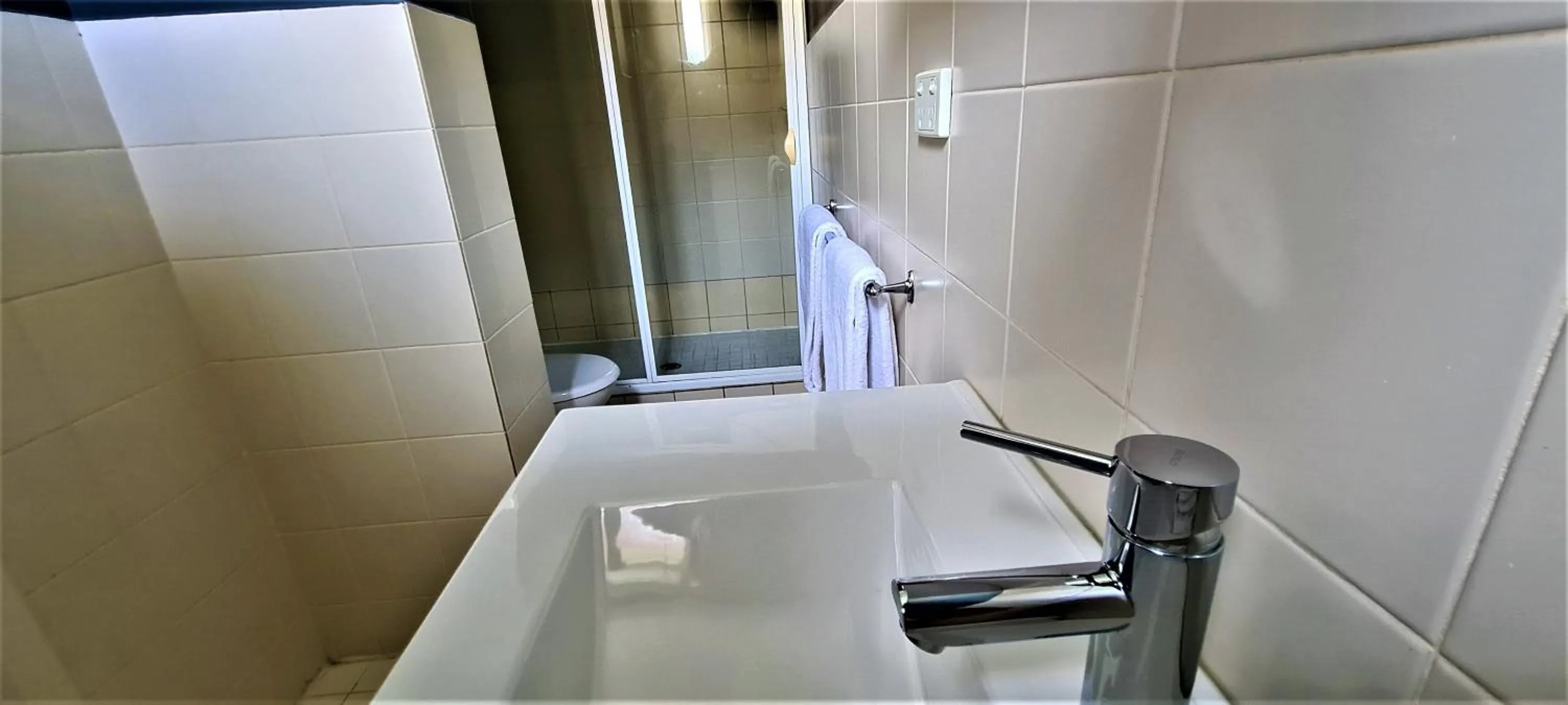 Bathroom in Brunswick Tower Hotel