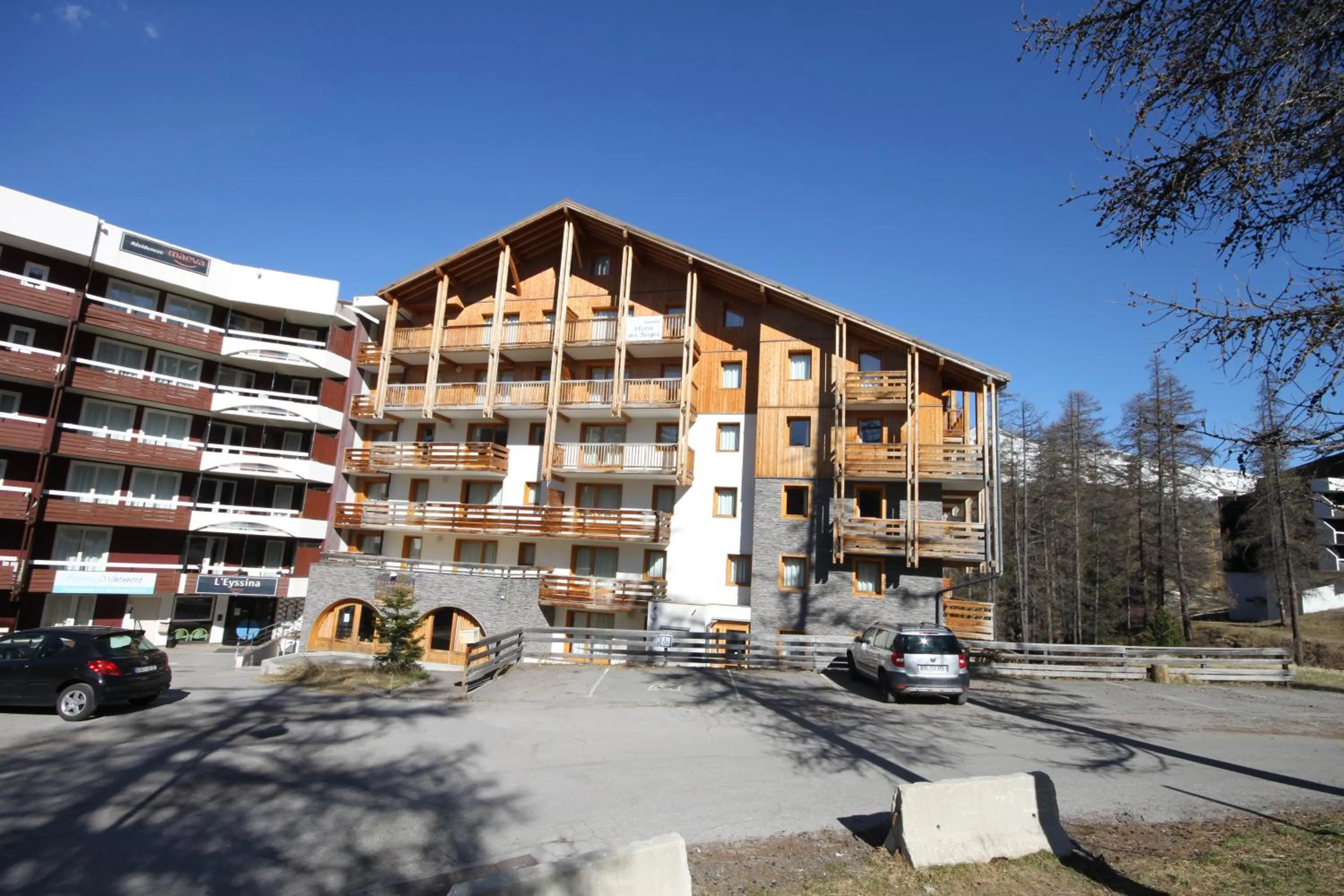 Property building in L'Ecrin des Neiges