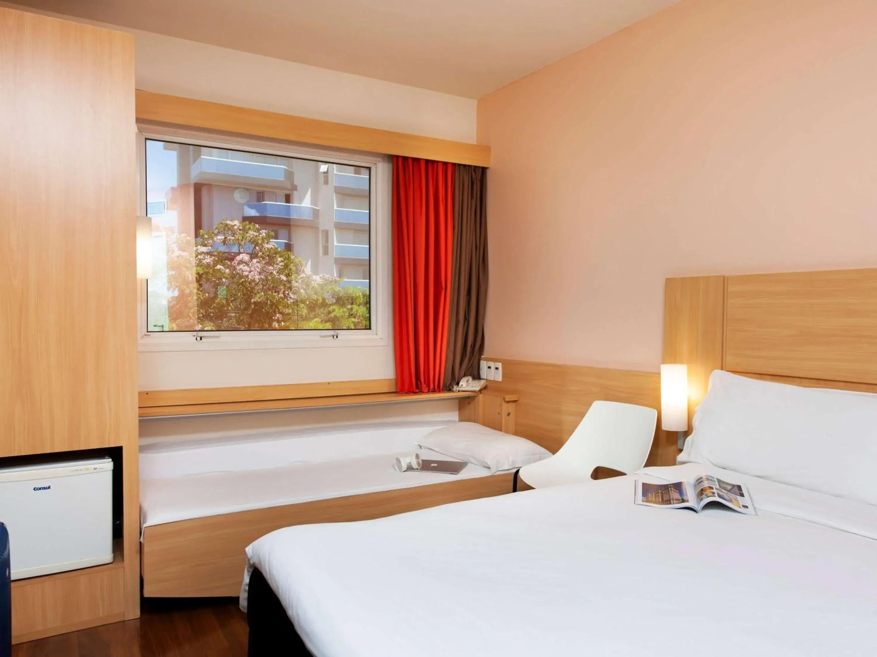 Photo of the whole room, Bed in Ibis São Carlos Photo of the whole room, Bed in Ibis São Carlos