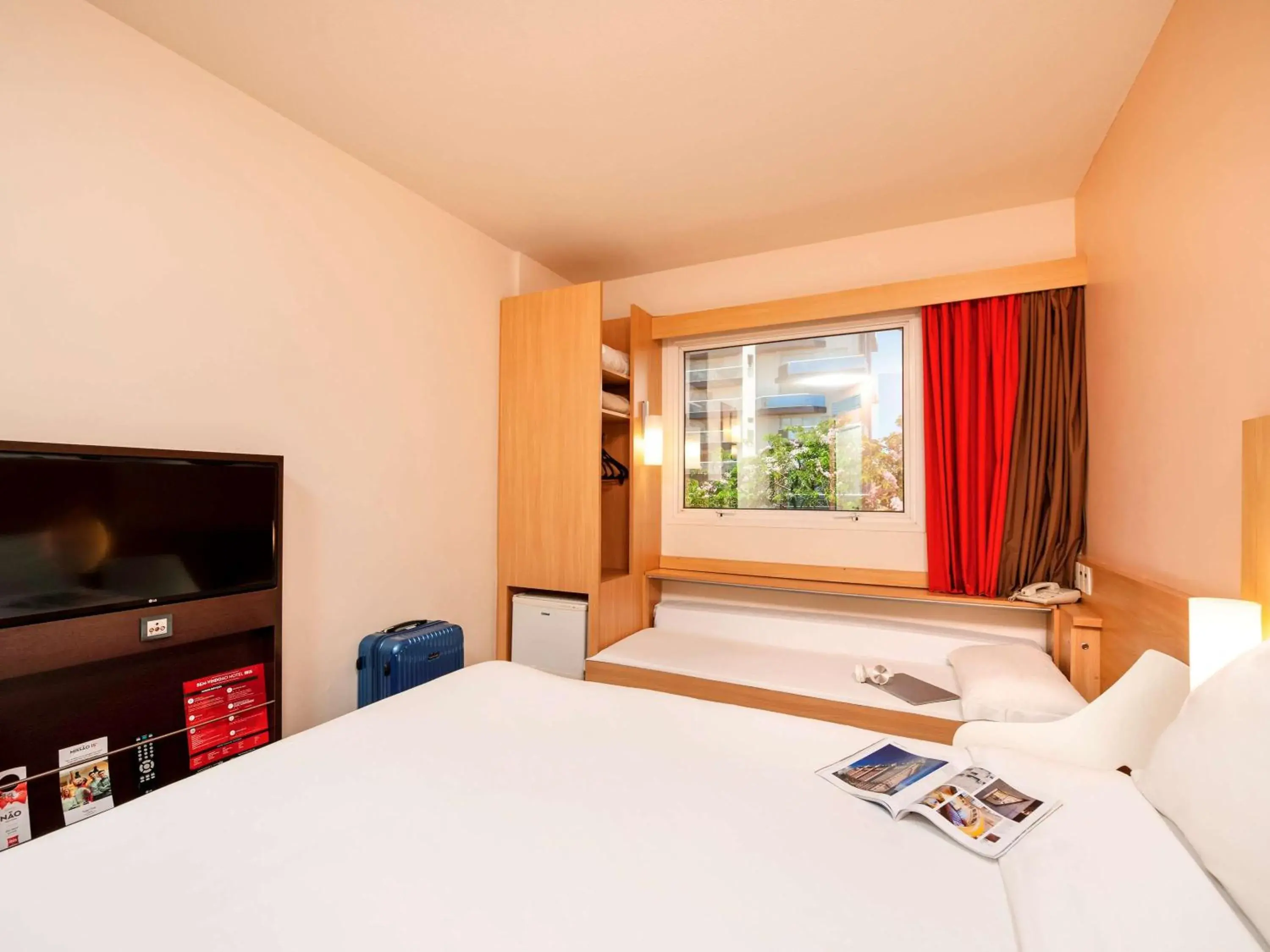 Photo of the whole room, Bed in Ibis São Carlos Photo of the whole room, Bed in Ibis São Carlos