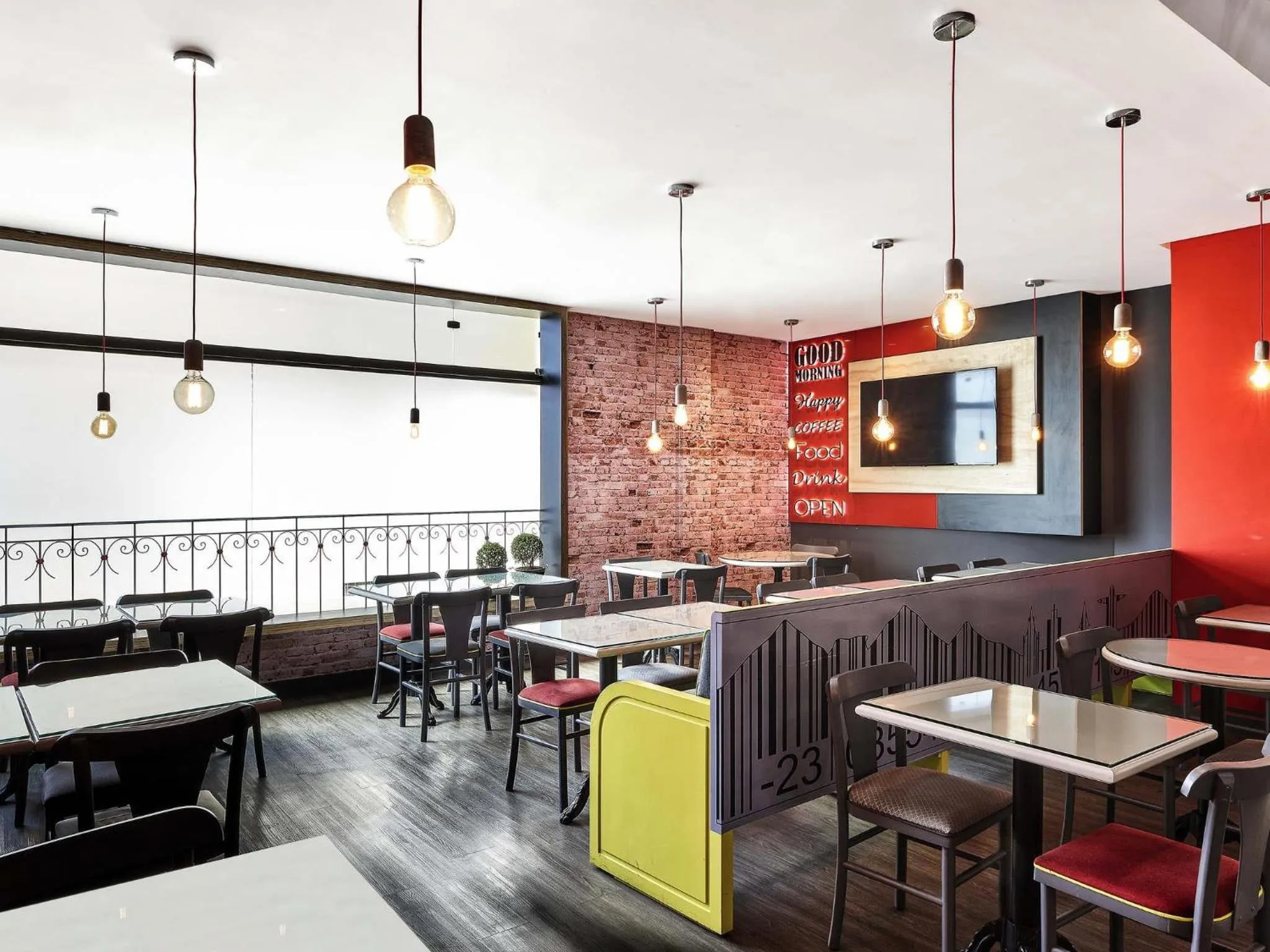 Restaurant/places to eat in ibis Taubate