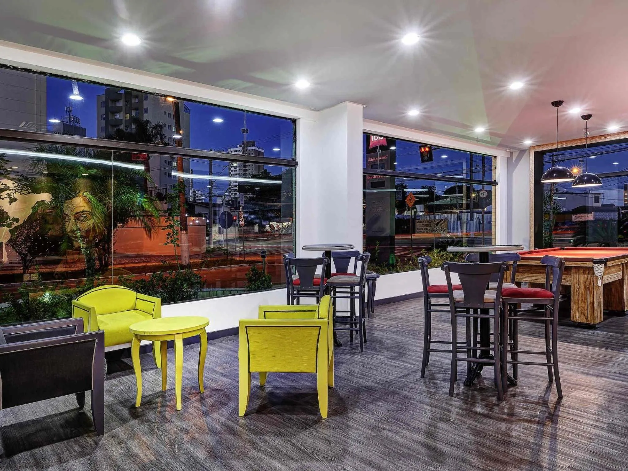 Restaurant/places to eat in ibis Taubate