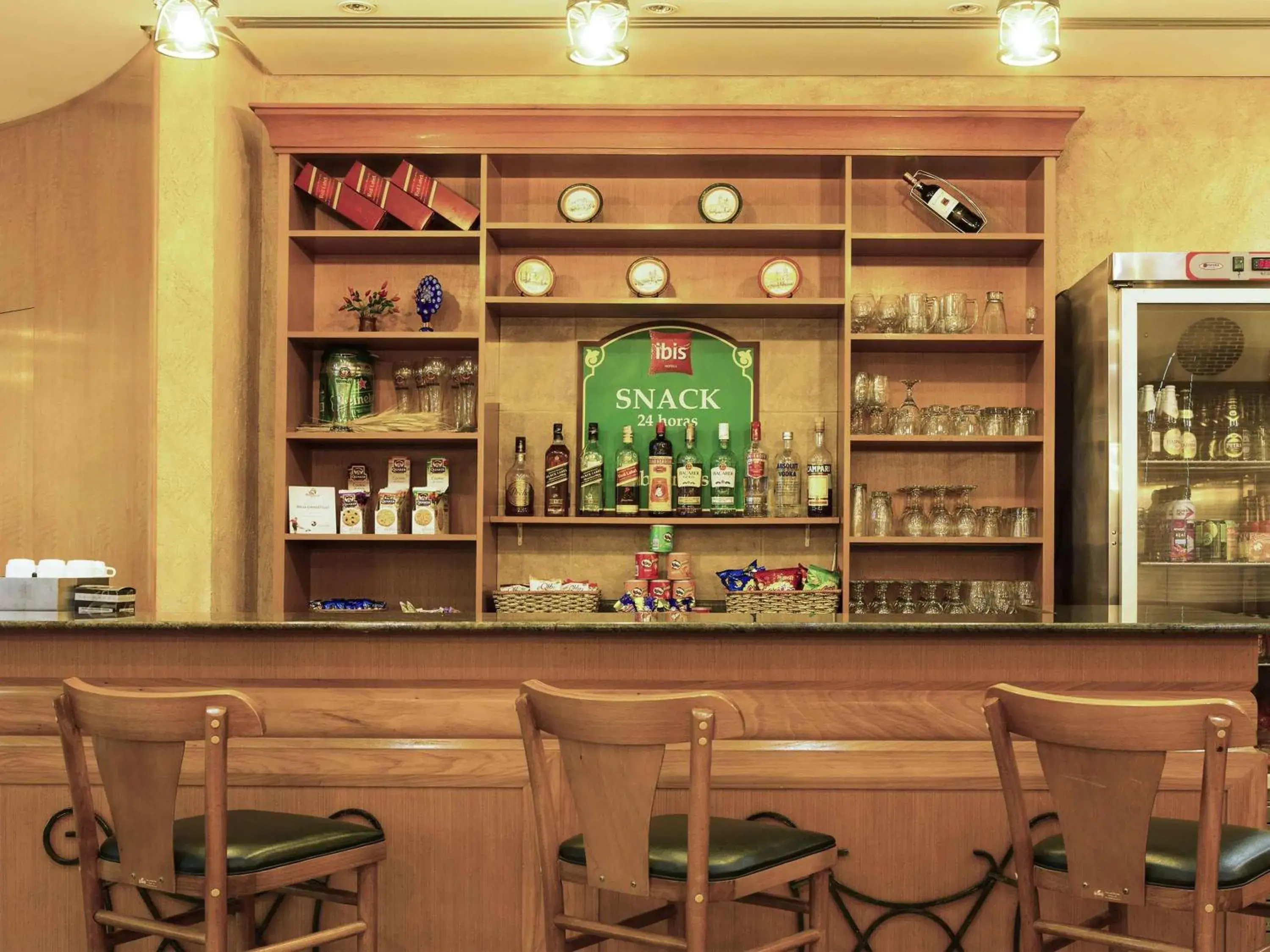 Lounge or bar in ibis Taubate Lounge or bar in ibis Taubate