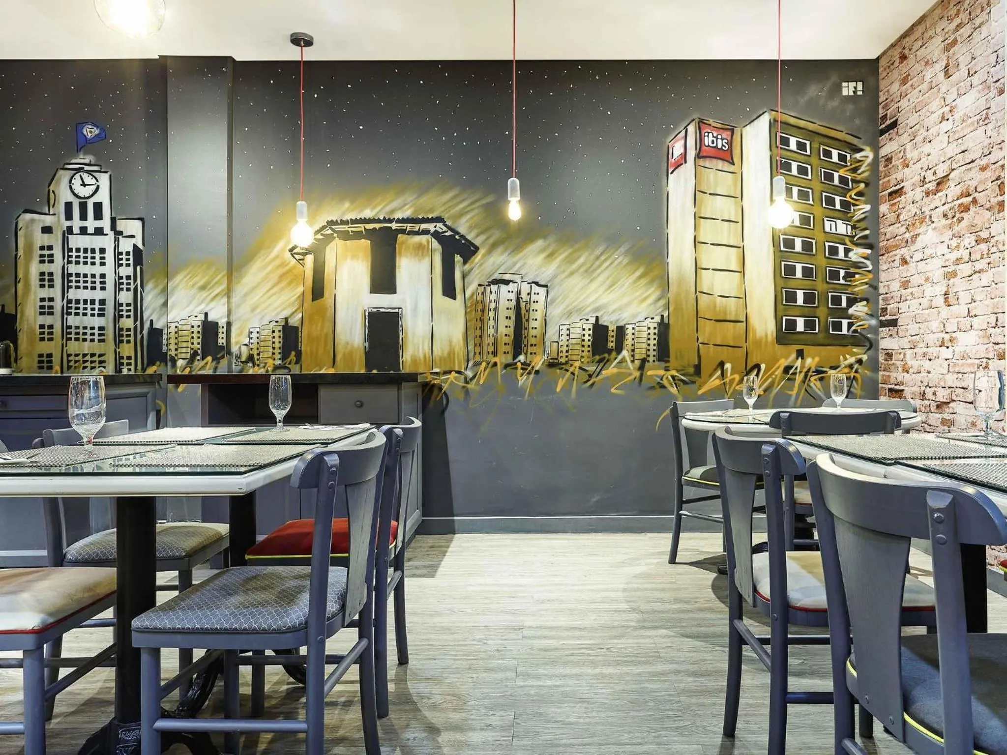 Restaurant/places to eat in ibis Taubate