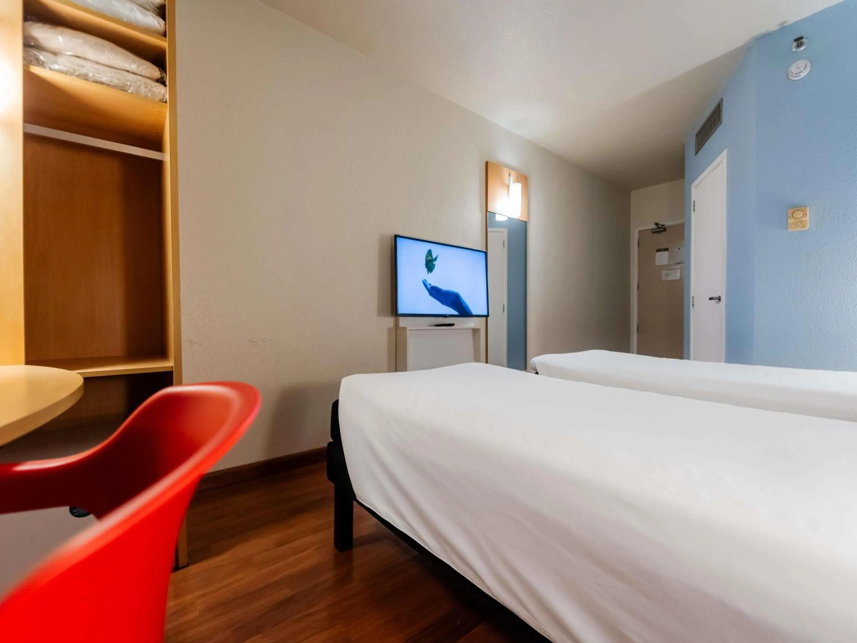 Bedroom, Bed in ibis Joinville