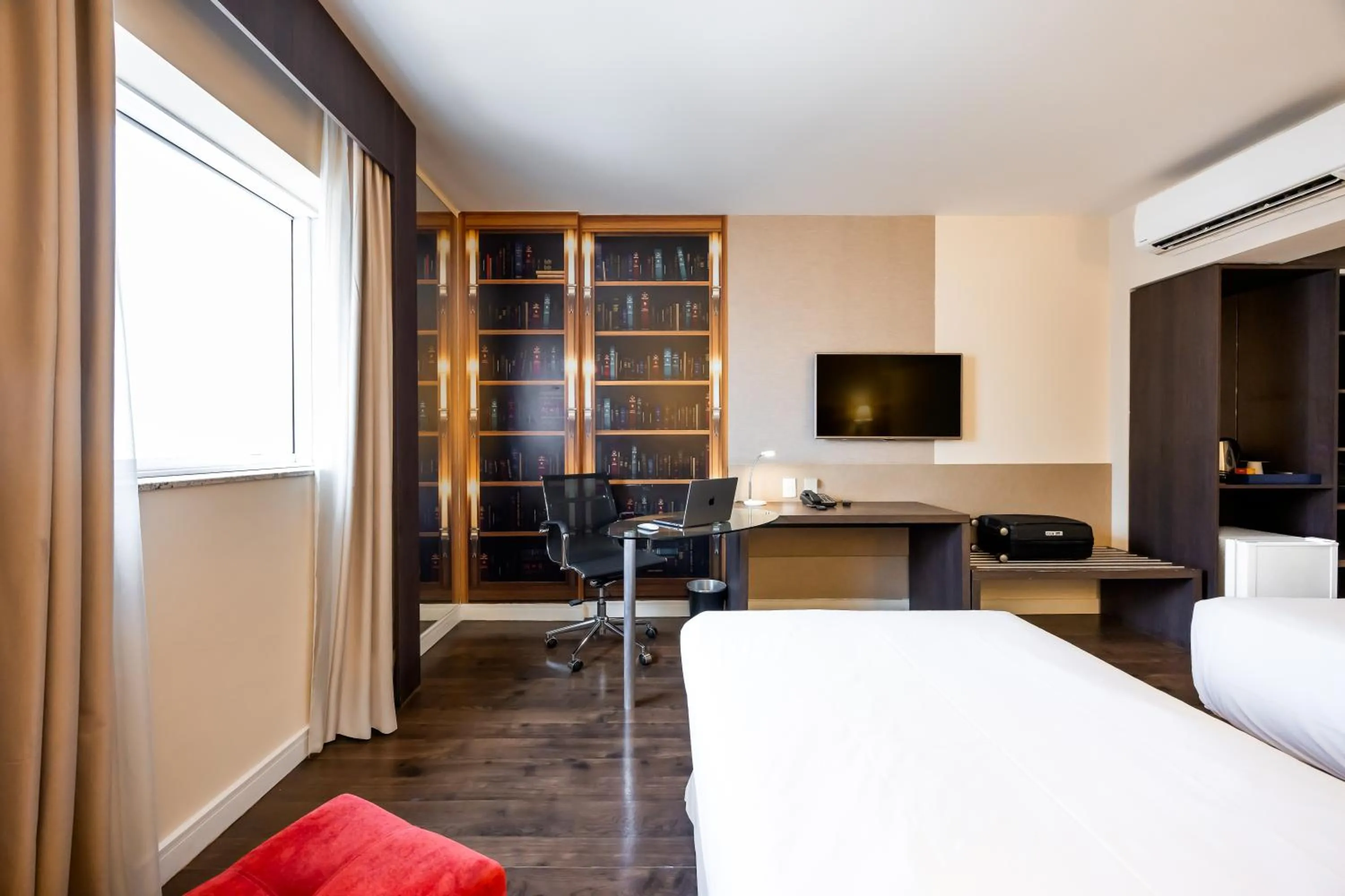 Photo of the whole room, Bed in Transamerica Ribeirão Preto