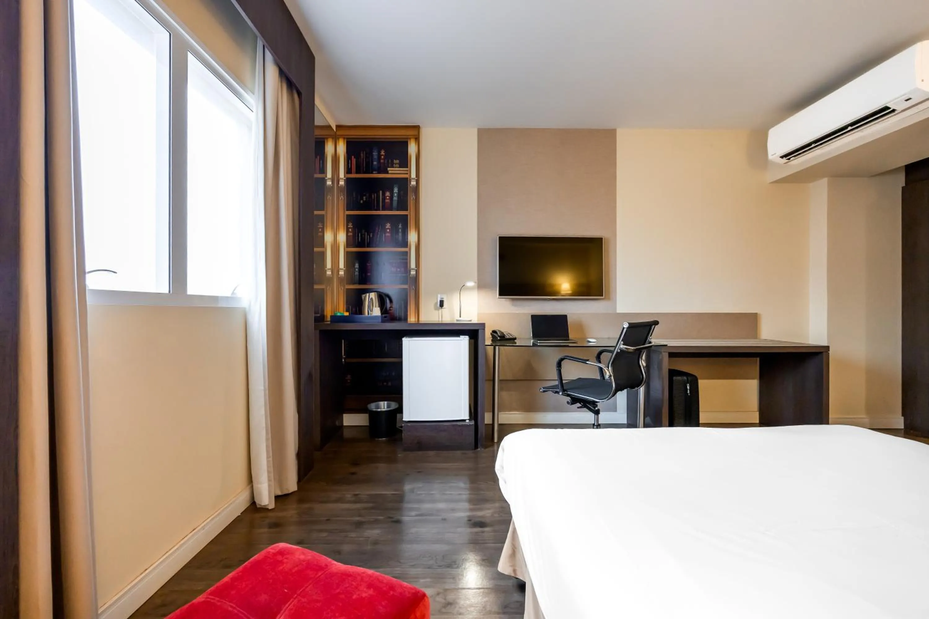 Photo of the whole room, Bed in Transamerica Ribeirão Preto