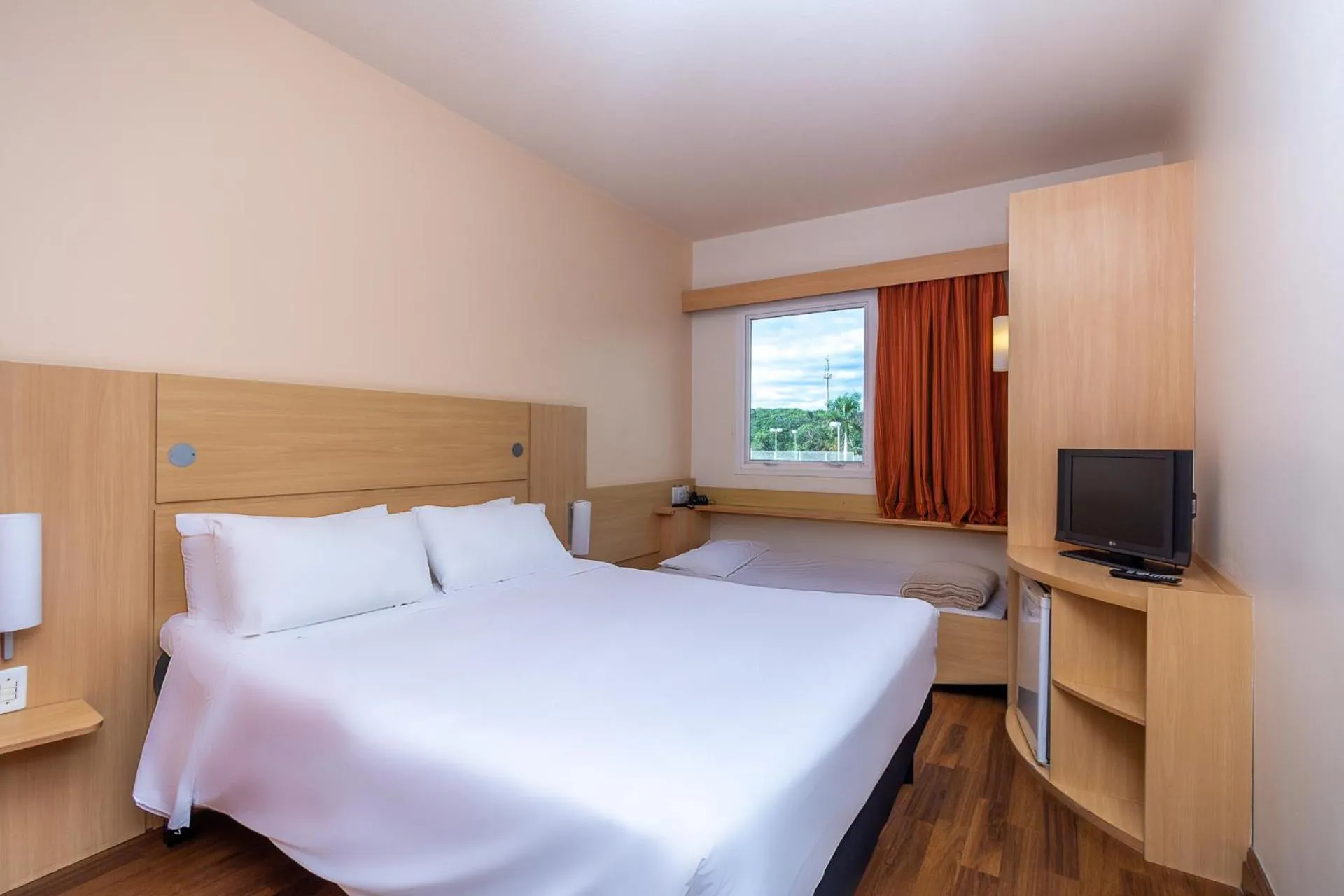 Bedroom, Bed in ibis Campo Grande