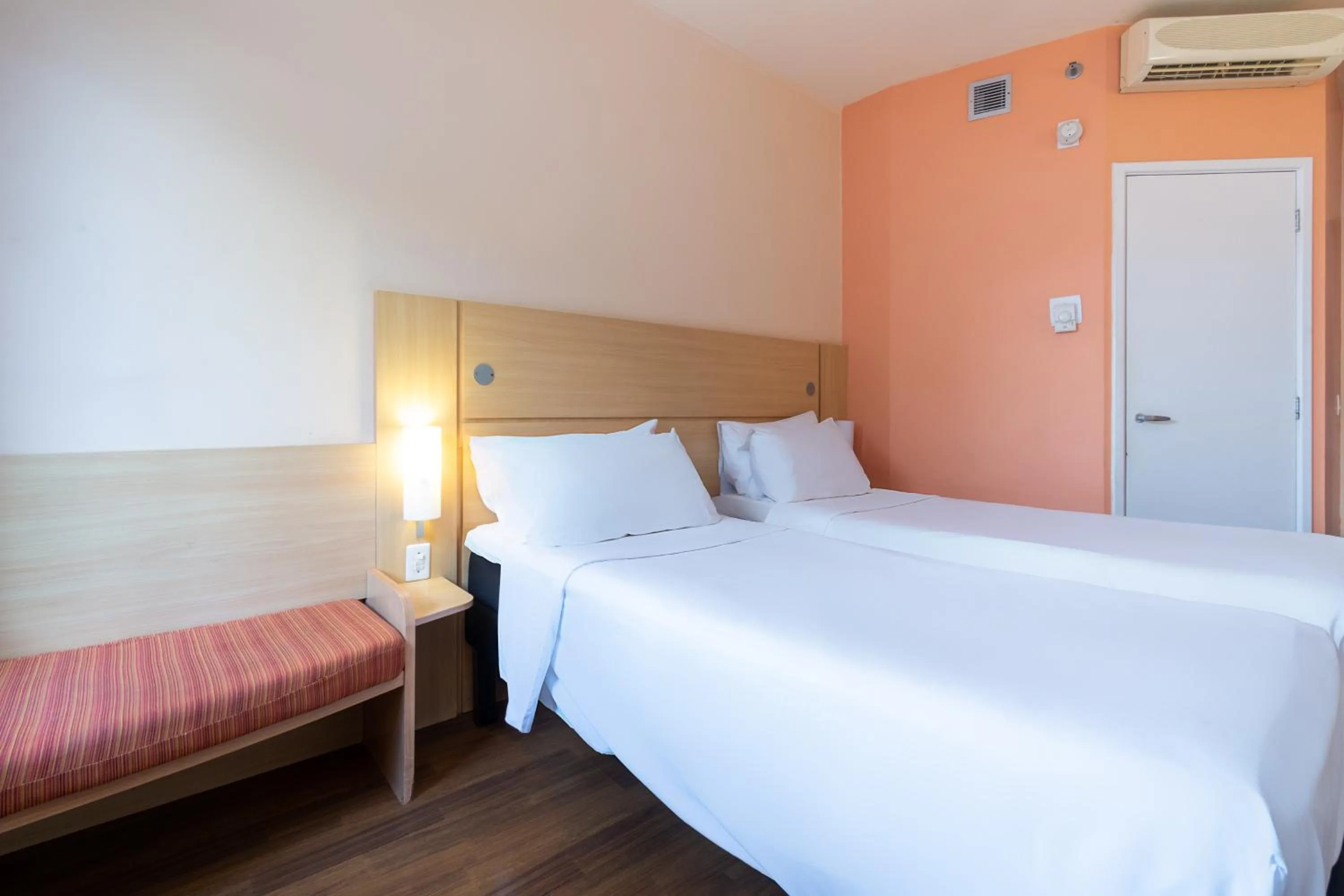 Bedroom, Bed in ibis Campo Grande