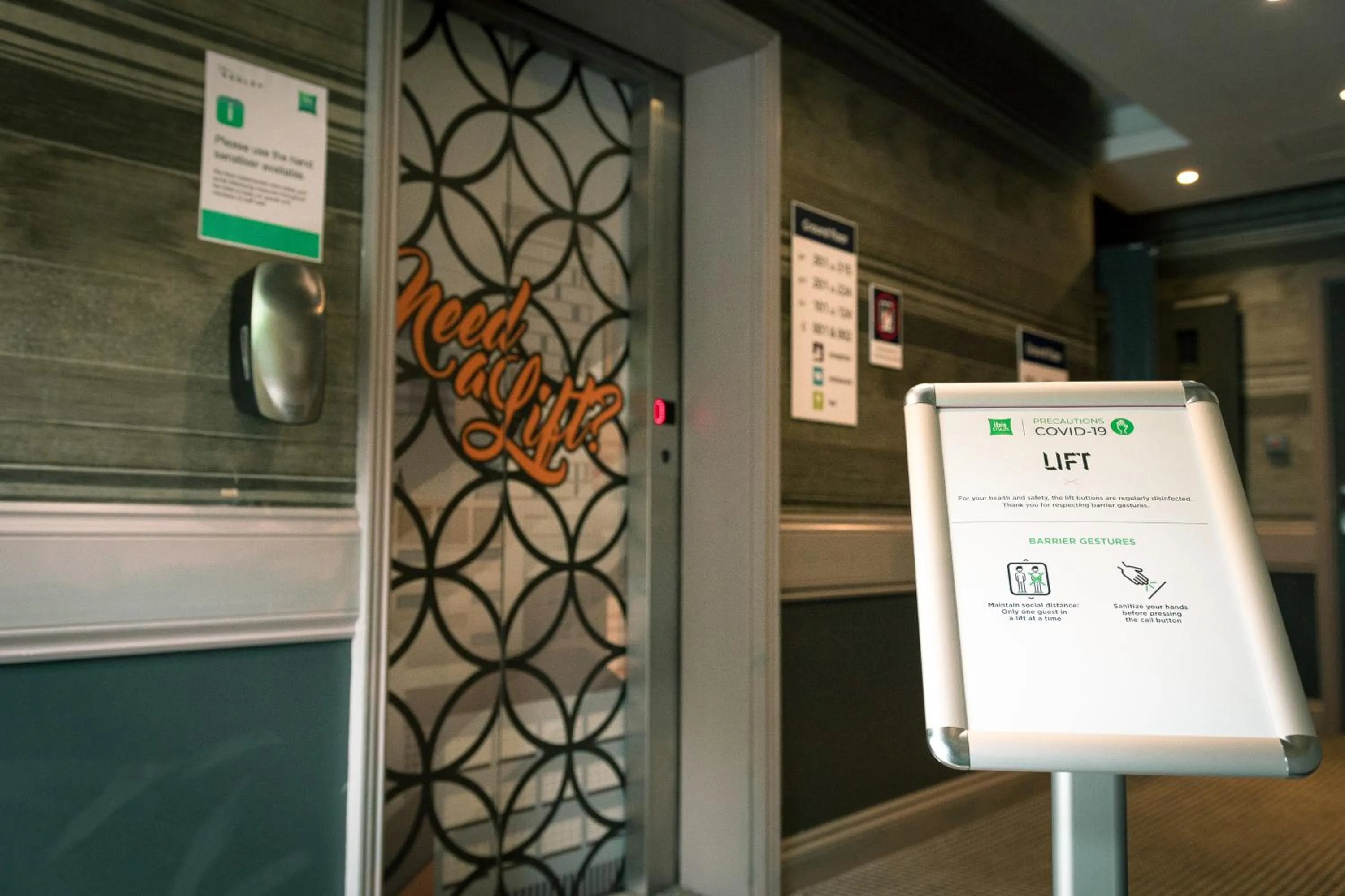 Lobby or reception in Ibis Styles Birmingham Hagley Road