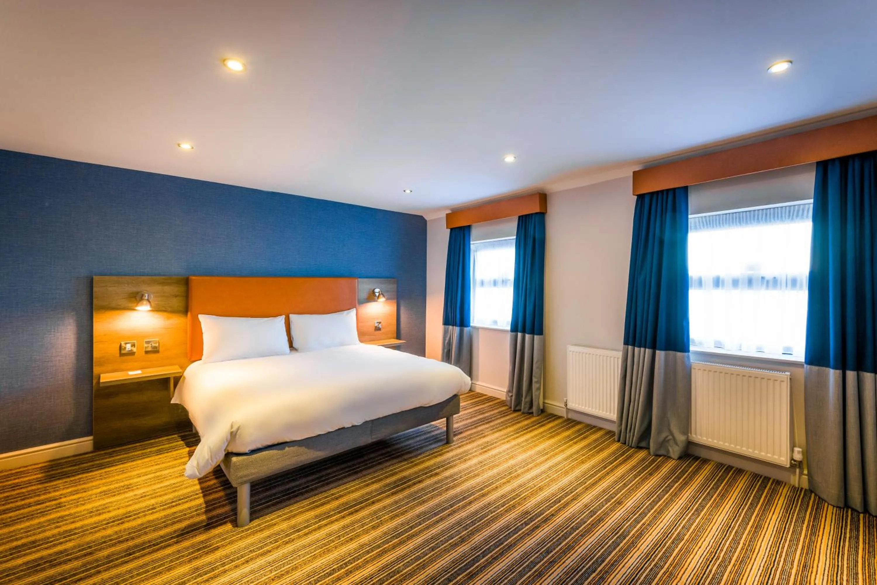 Bed in Ibis Styles Birmingham Hagley Road