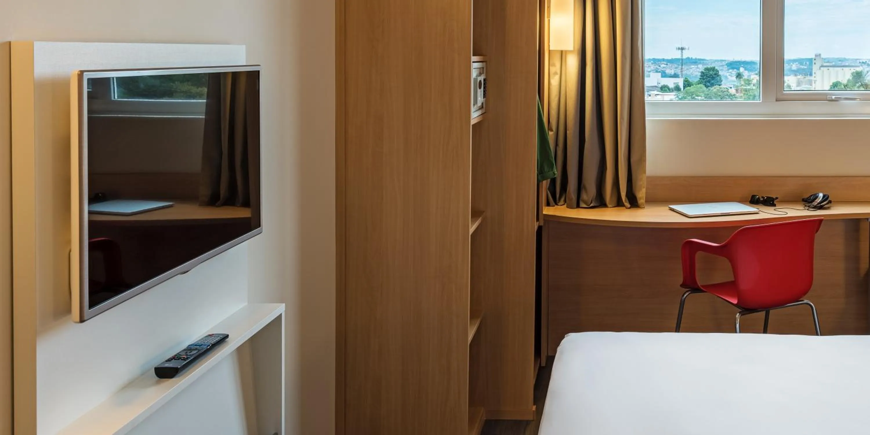 Bedroom, Bed in ibis Chapeco