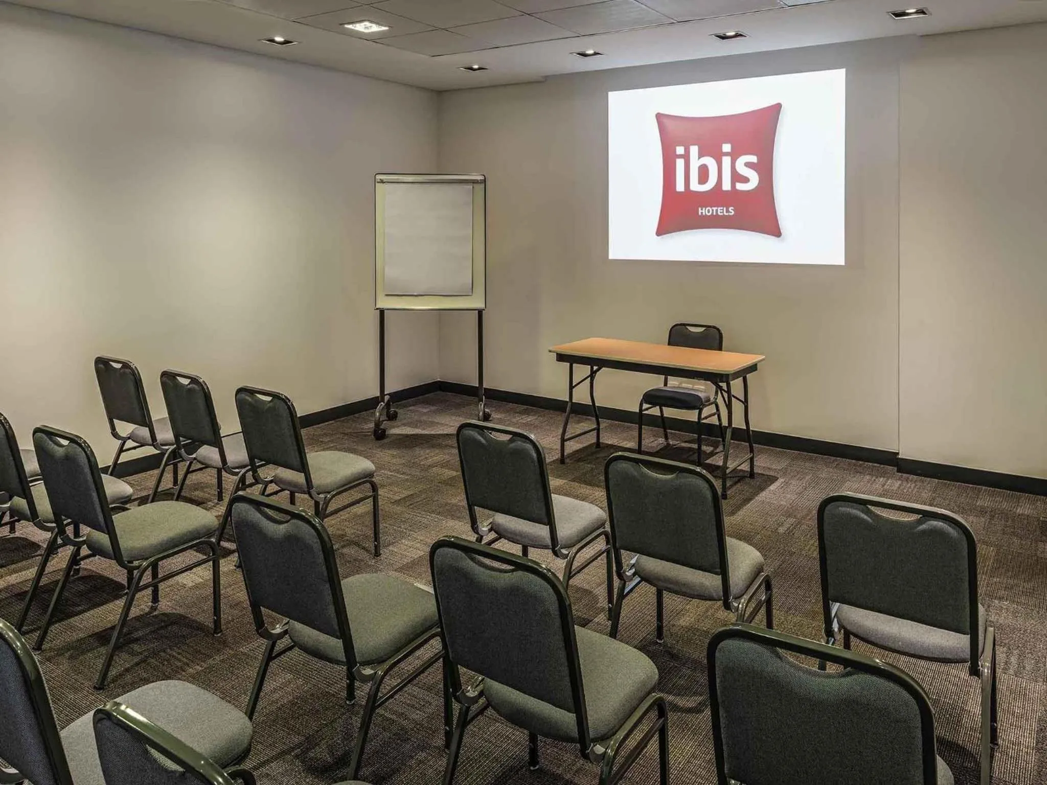 Meeting/conference room in ibis Chapeco