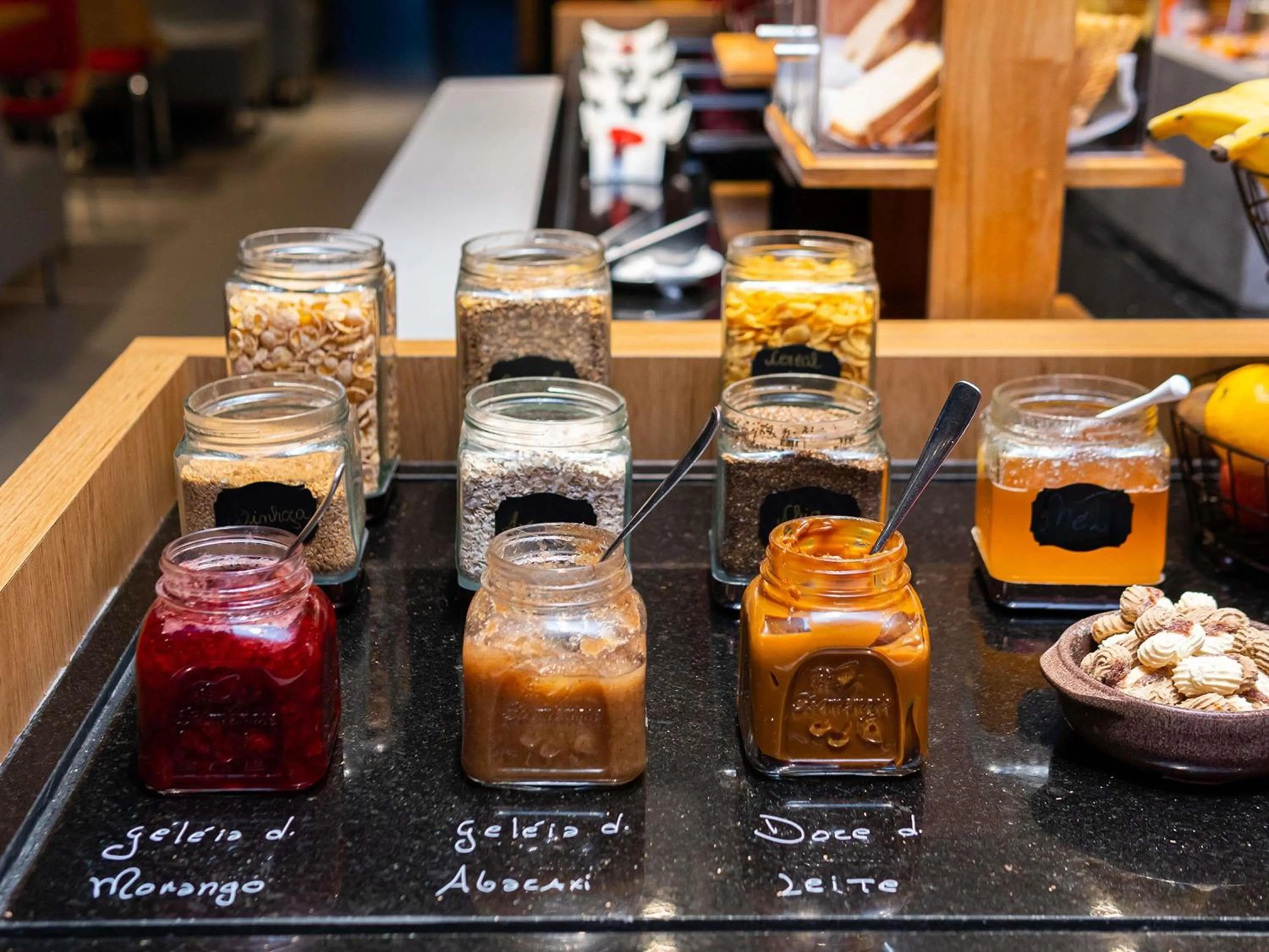 Restaurant/places to eat in ibis Chapeco