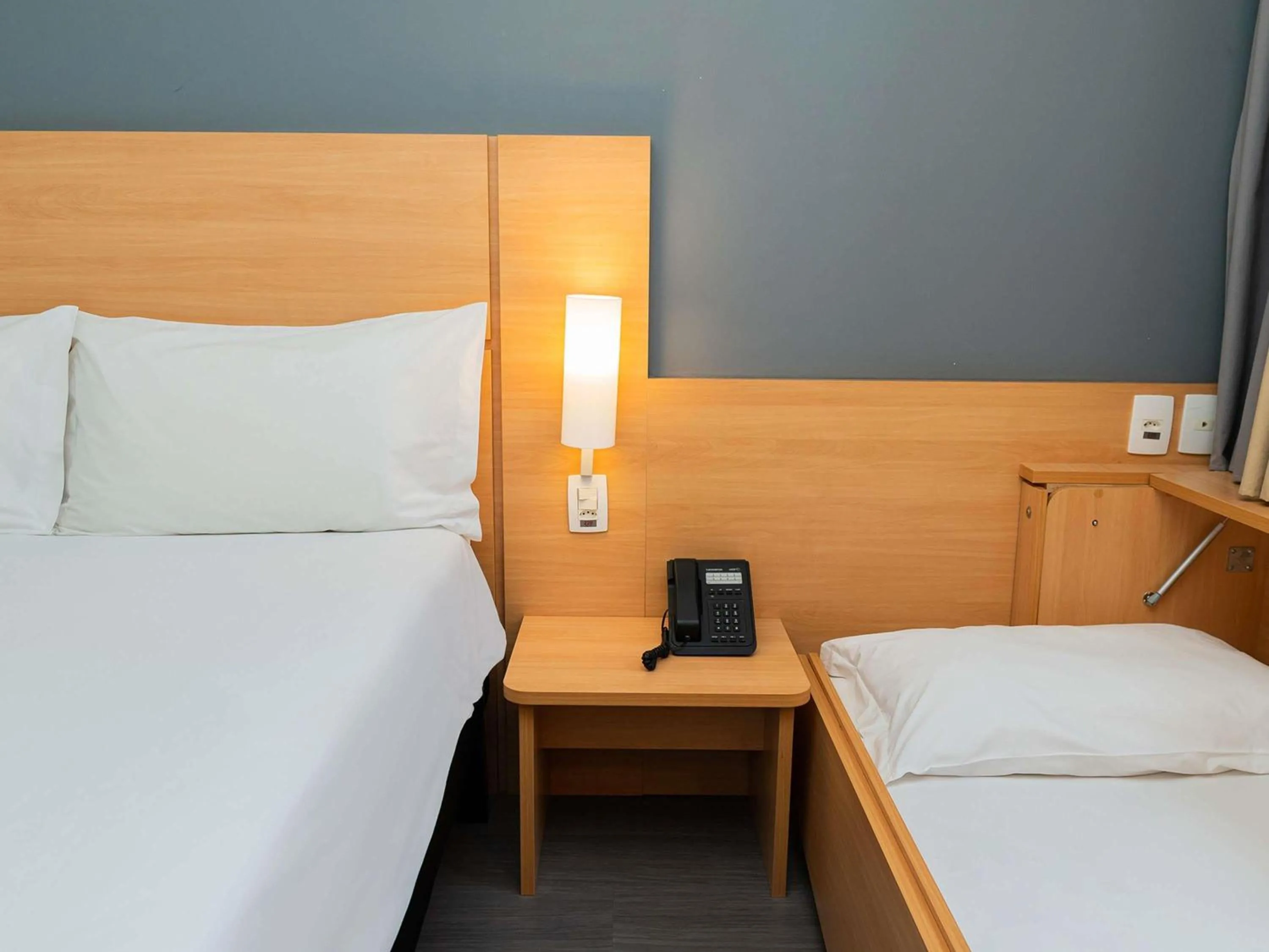 Bedroom, Bed in ibis Chapeco